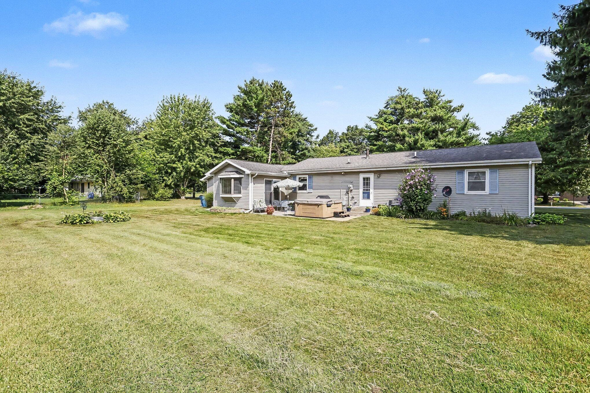 28783 Sarabyn Street Dowagiac MI 49047
