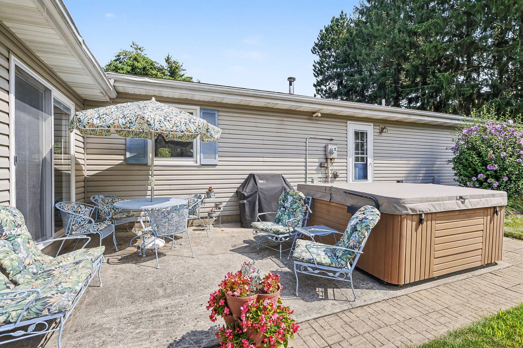 28783 Sarabyn Street Dowagiac MI 49047