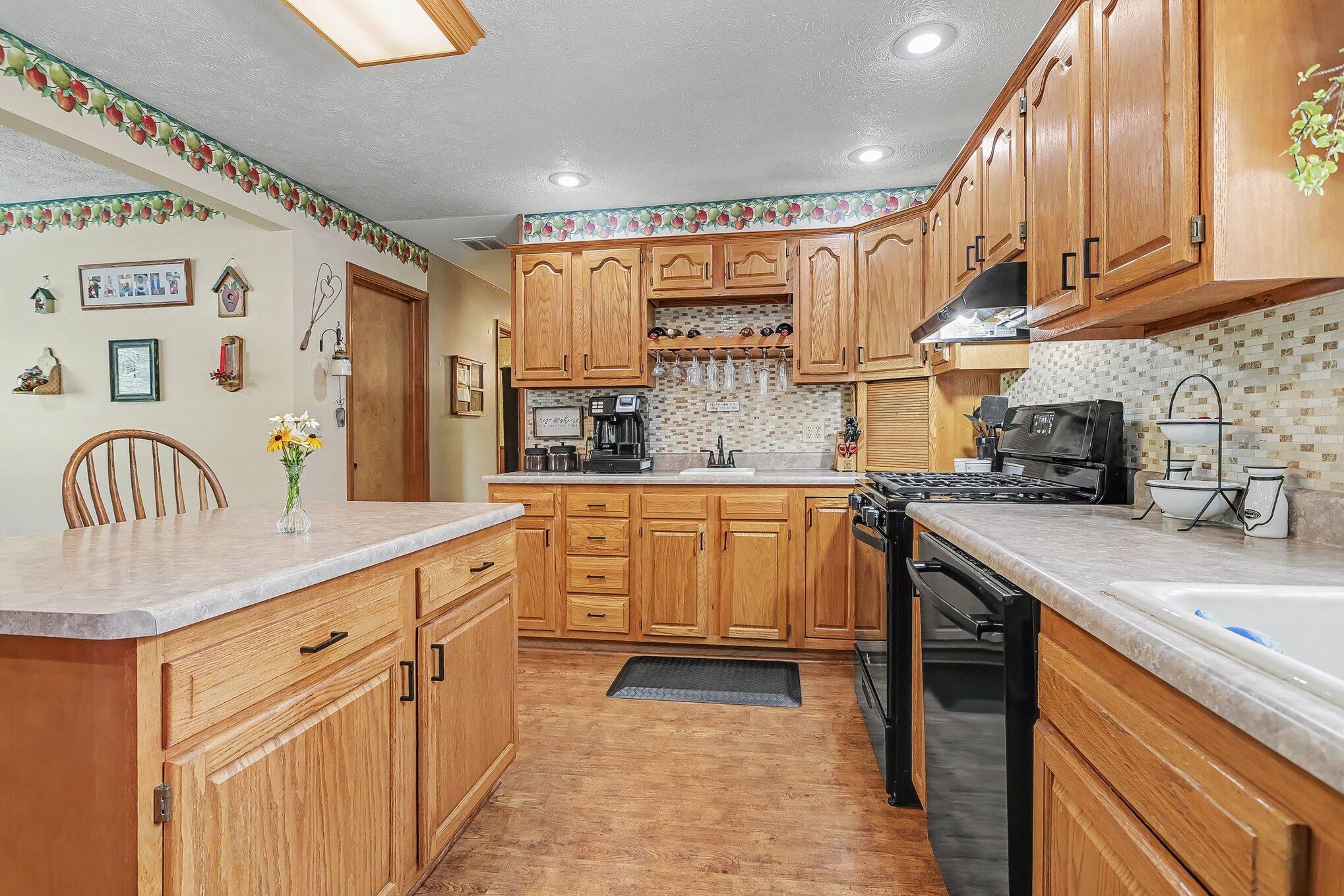 28783 Sarabyn Street Dowagiac MI 49047