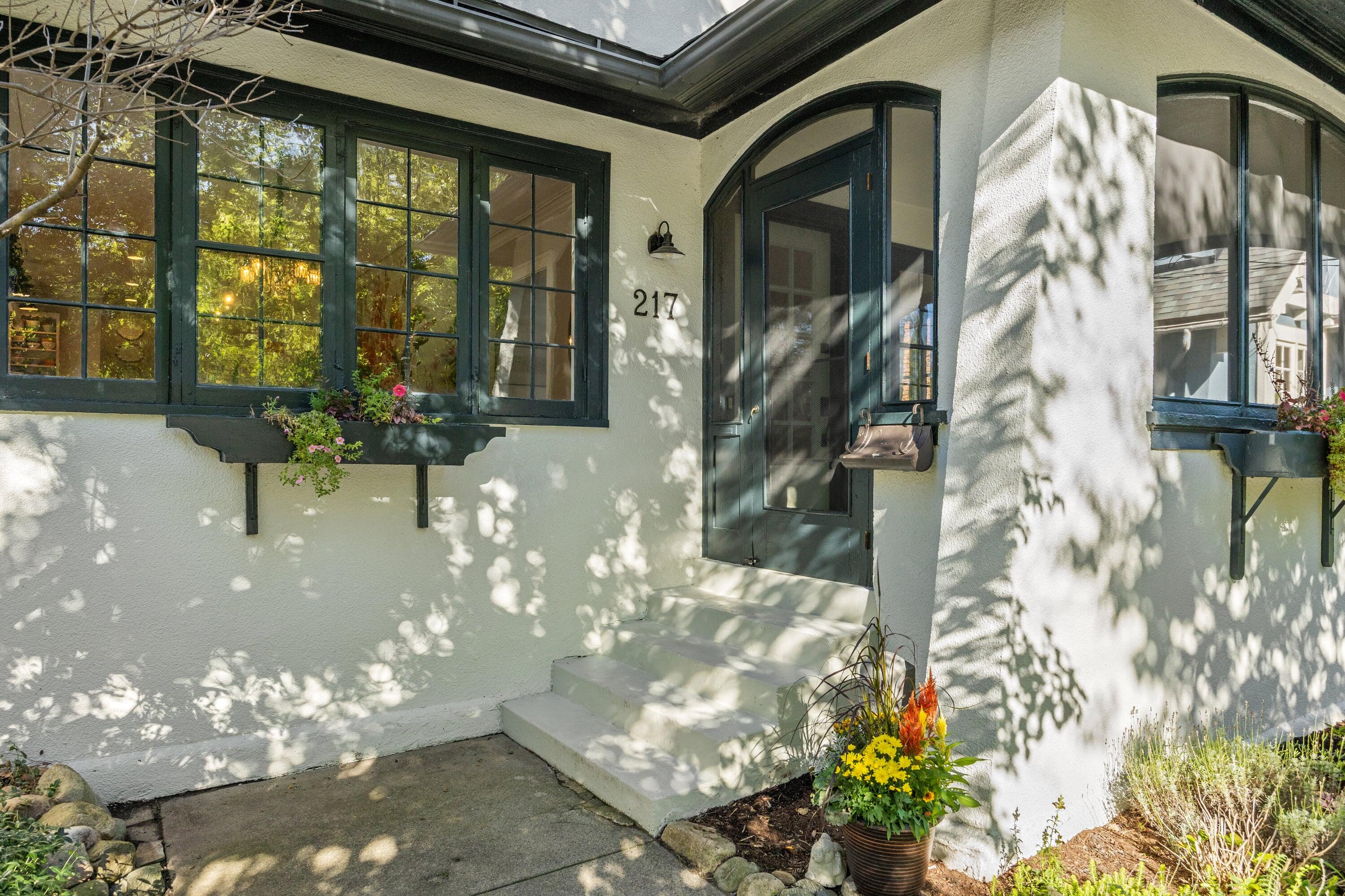 217 Hampton Avenue SE Grand Rapids MI 49506