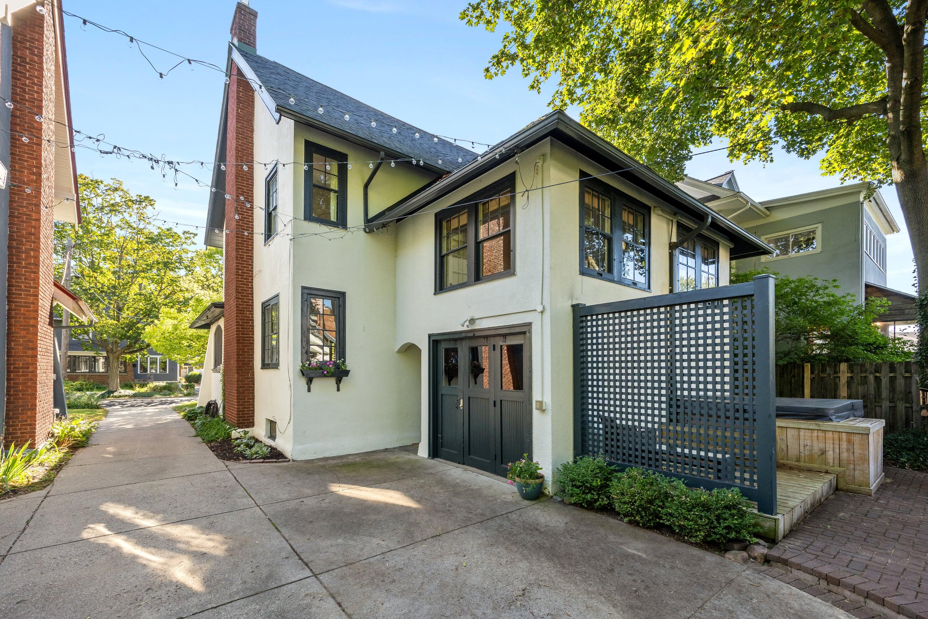 217 Hampton Avenue SE Grand Rapids MI 49506