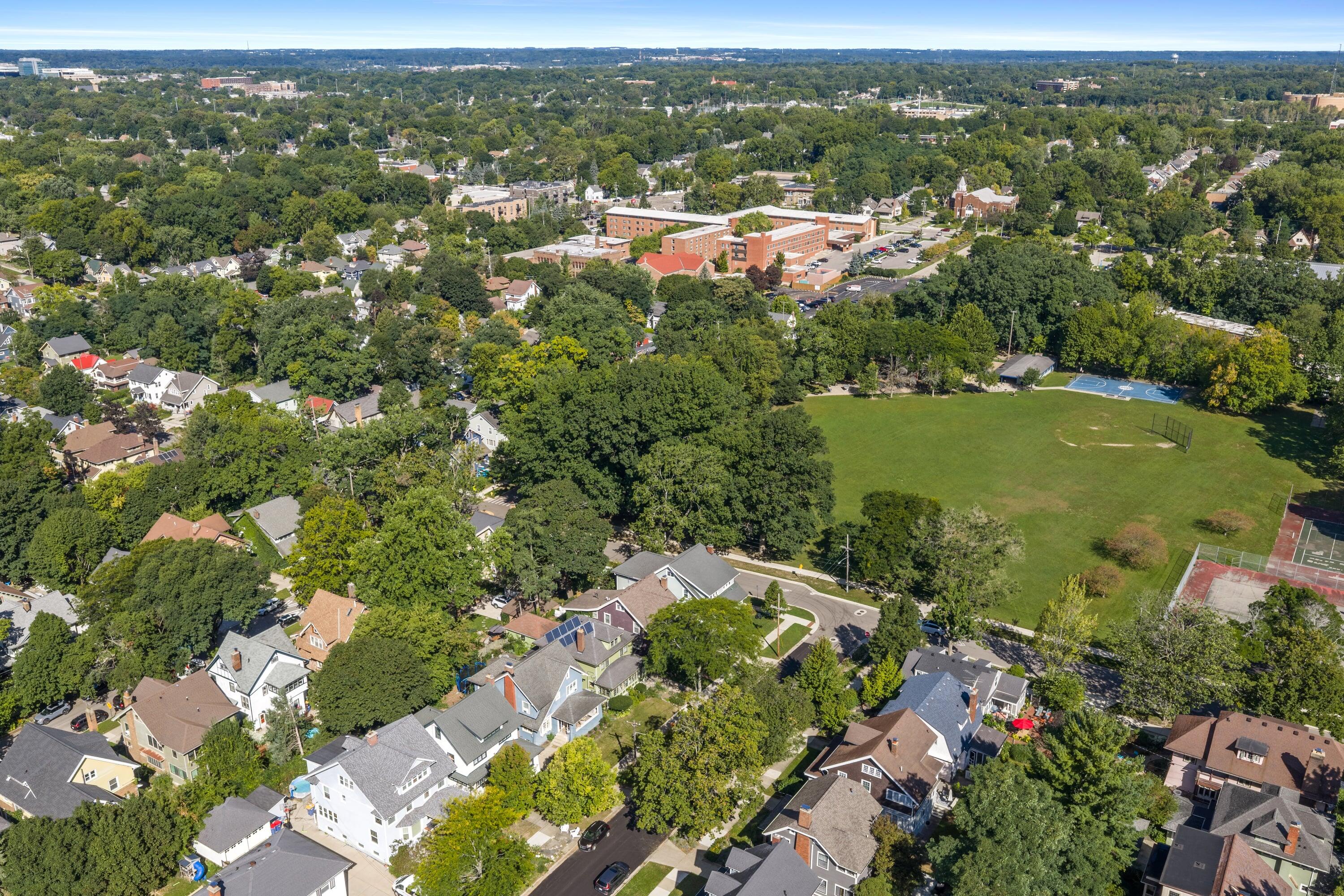 217 Hampton Avenue SE Grand Rapids MI 49506