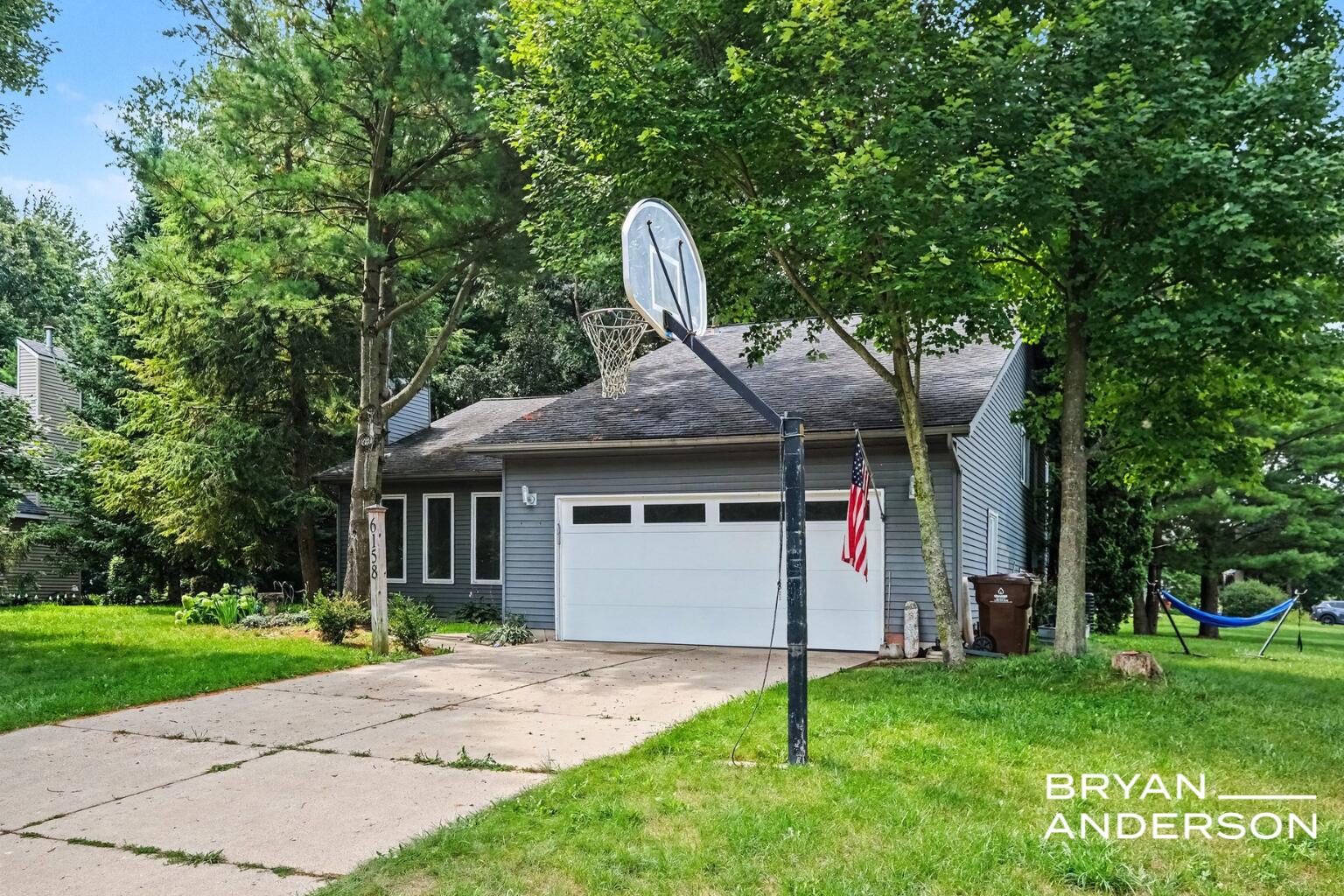 6158 Miramonte Drive NE Rockford MI 49341