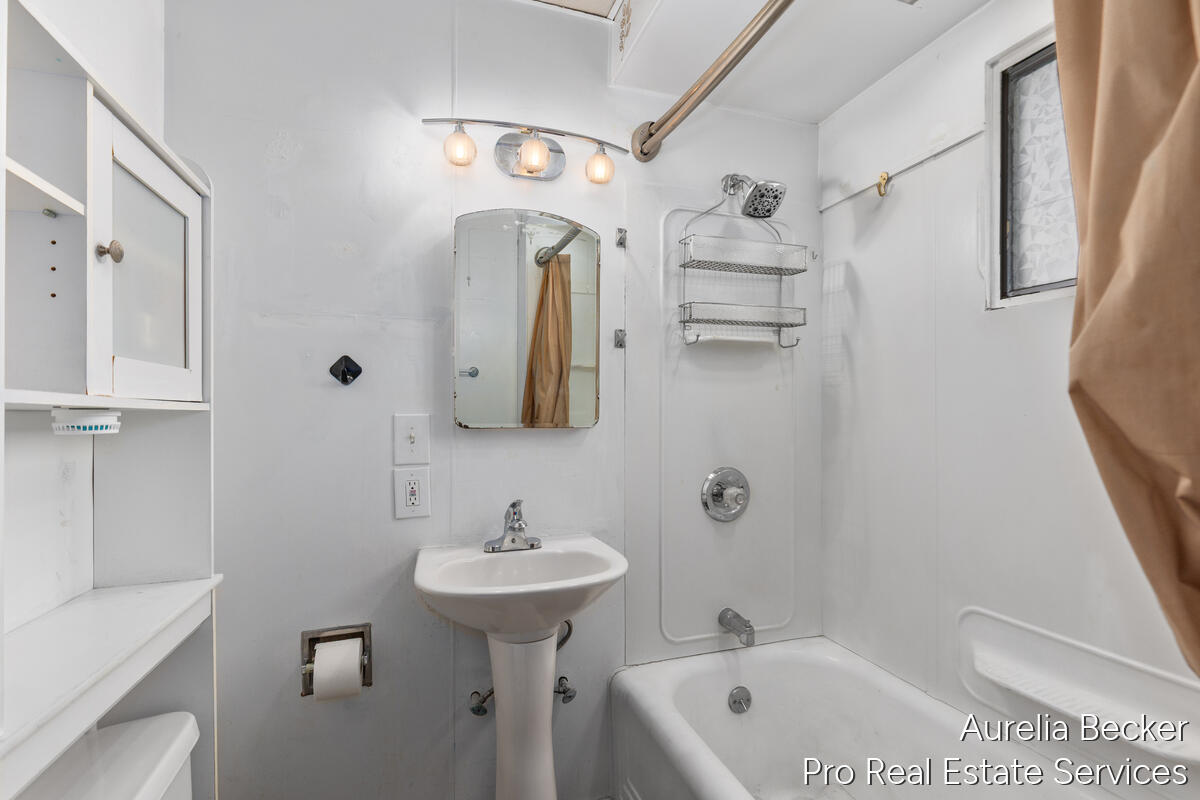 210 44th Street SE Grand Rapids MI 49548