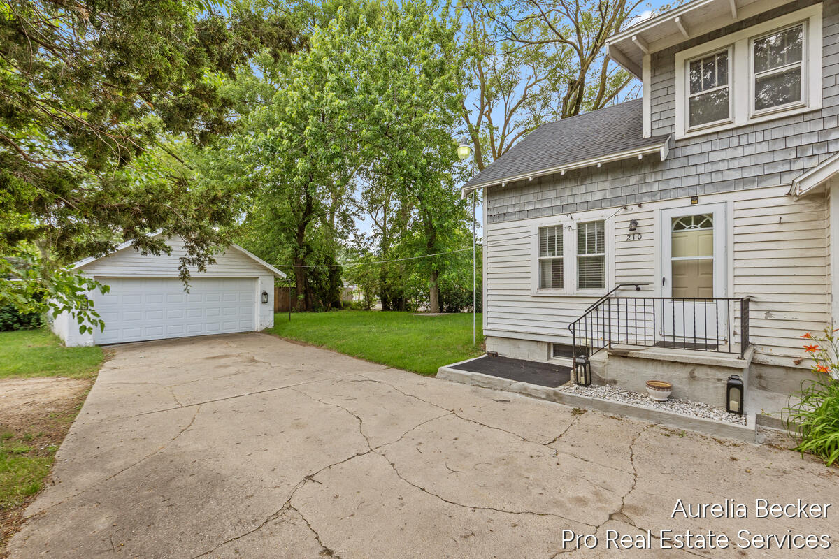 210 44th Street SE Grand Rapids MI 49548