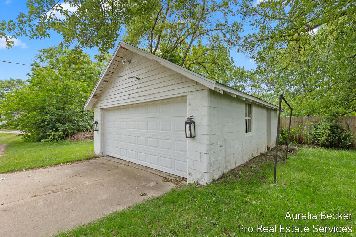 210 44th Street SE Grand Rapids MI 49548