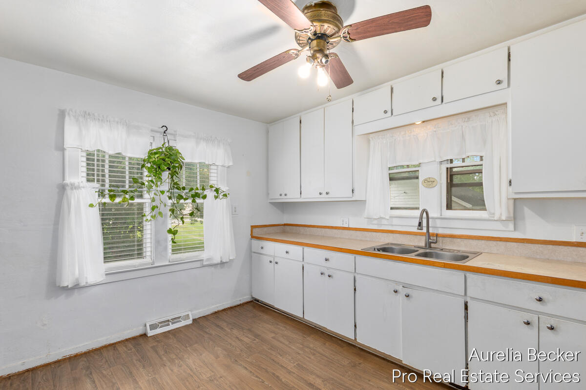 210 44th Street SE Grand Rapids MI 49548