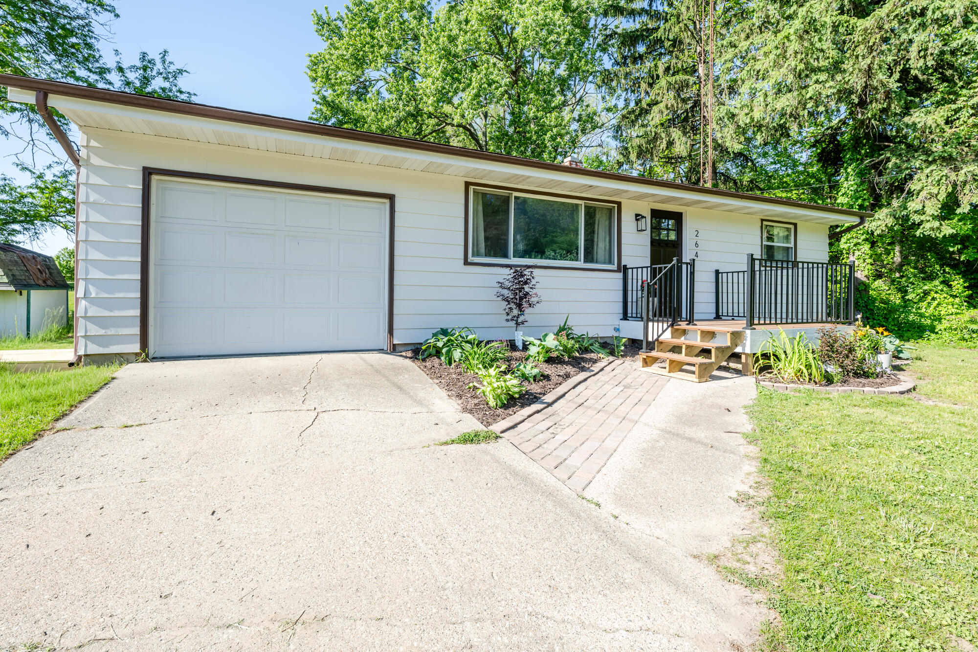 264 Leedy Street Coloma MI 49038