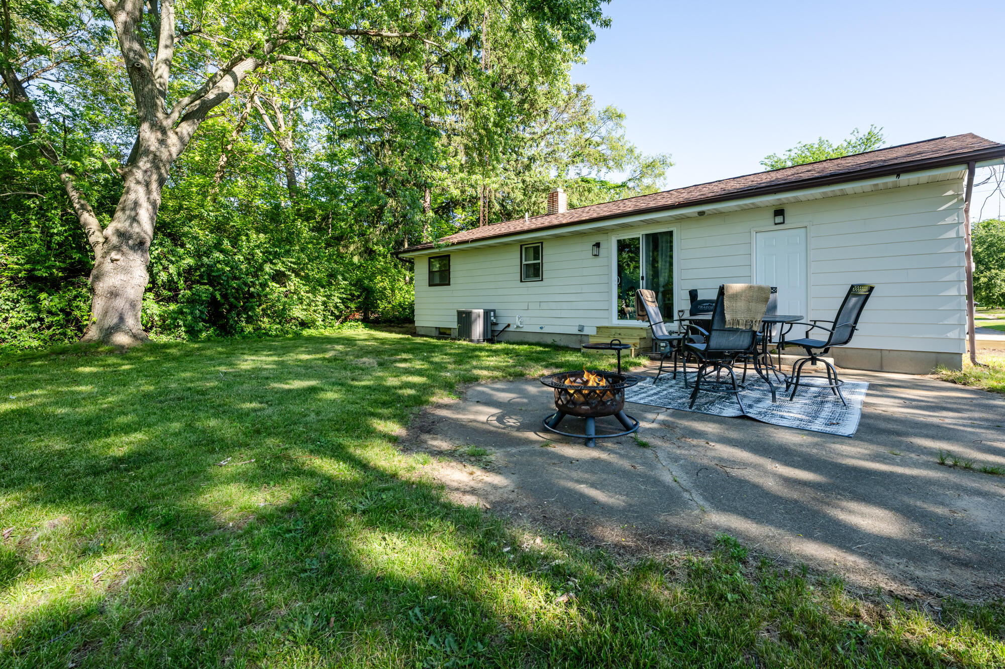 264 Leedy Street Coloma MI 49038