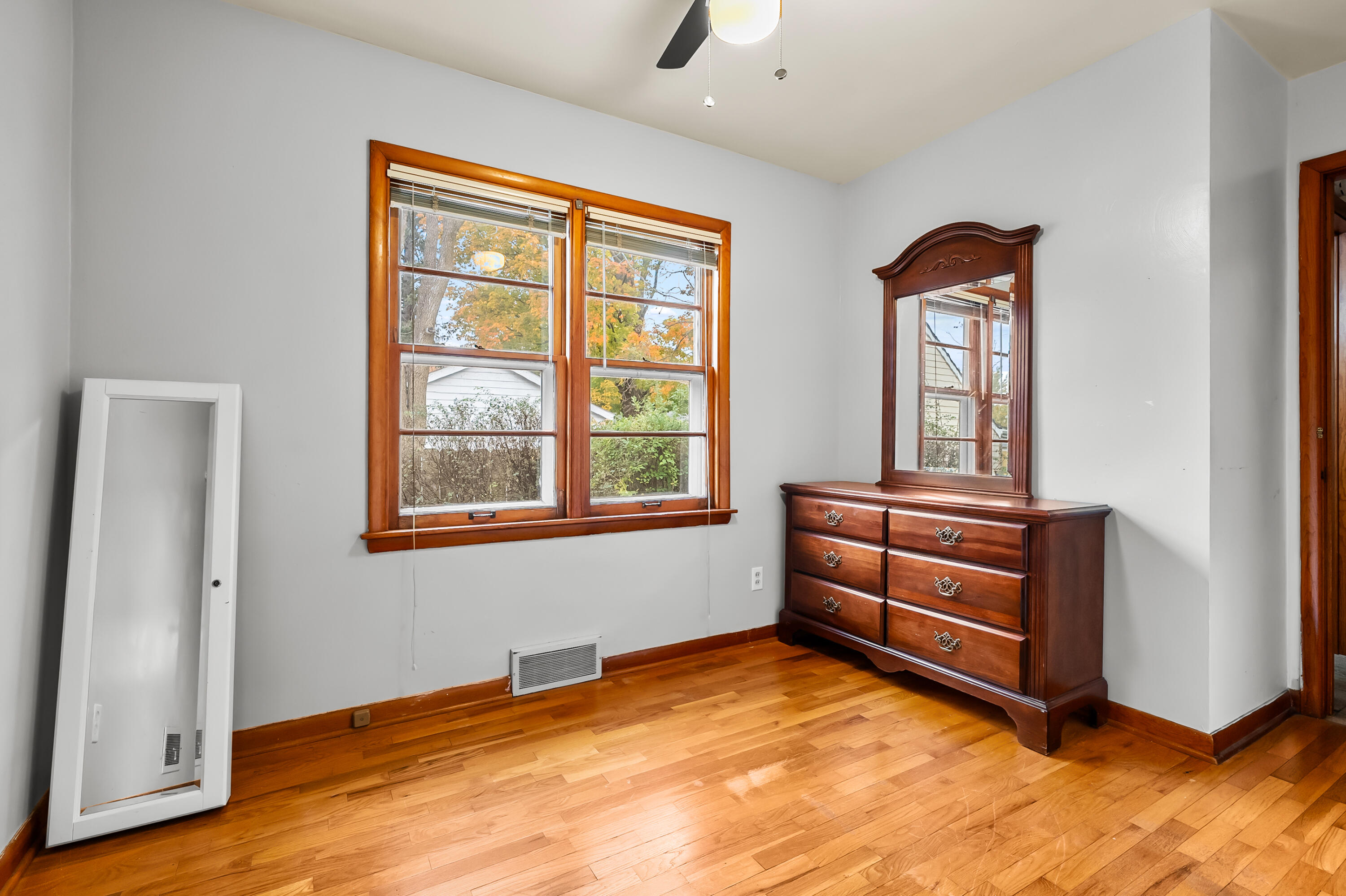 1753 E Ogden Circle Benton Harbor MI 49022
