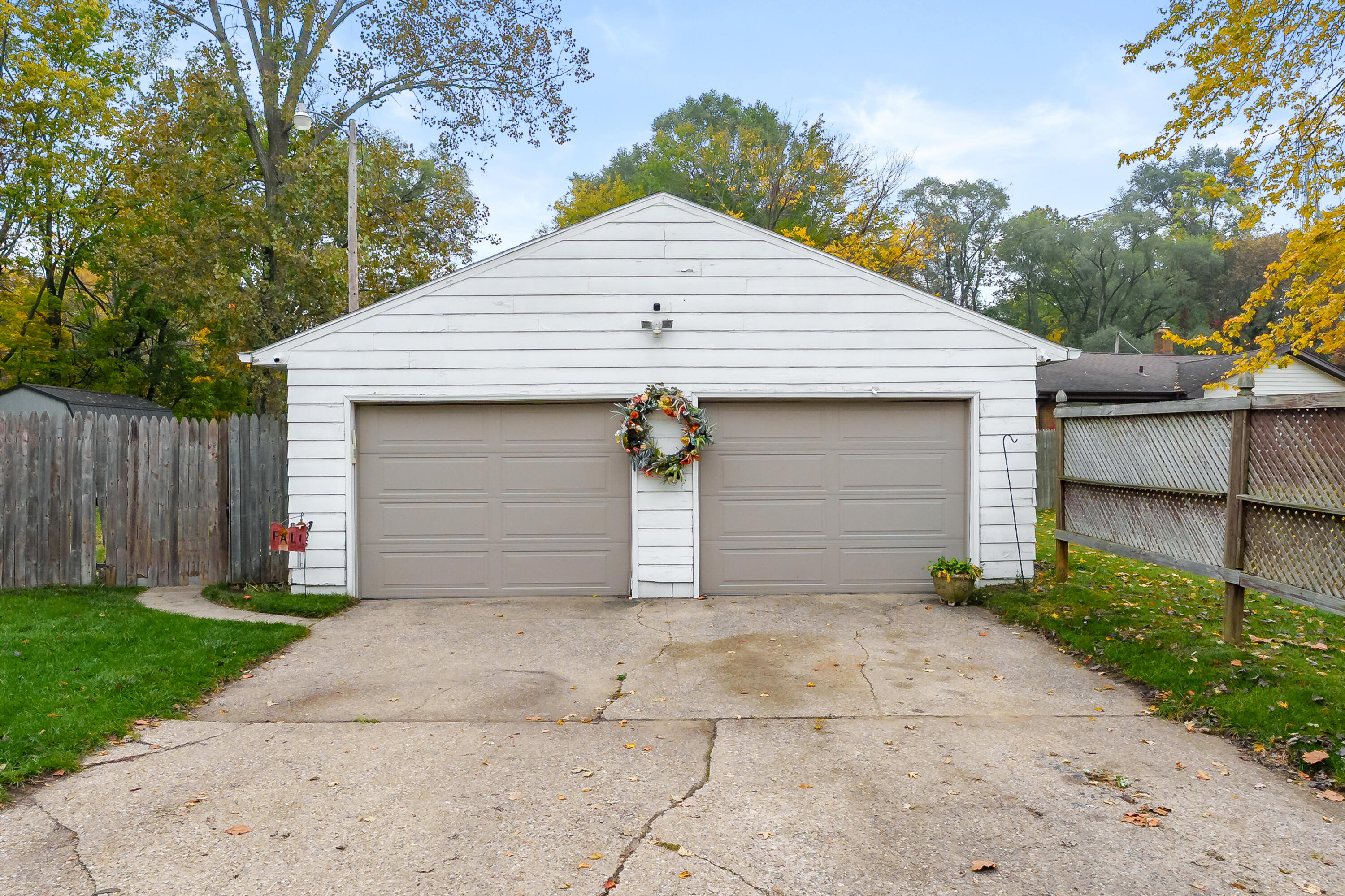 1753 E Ogden Circle Benton Harbor MI 49022