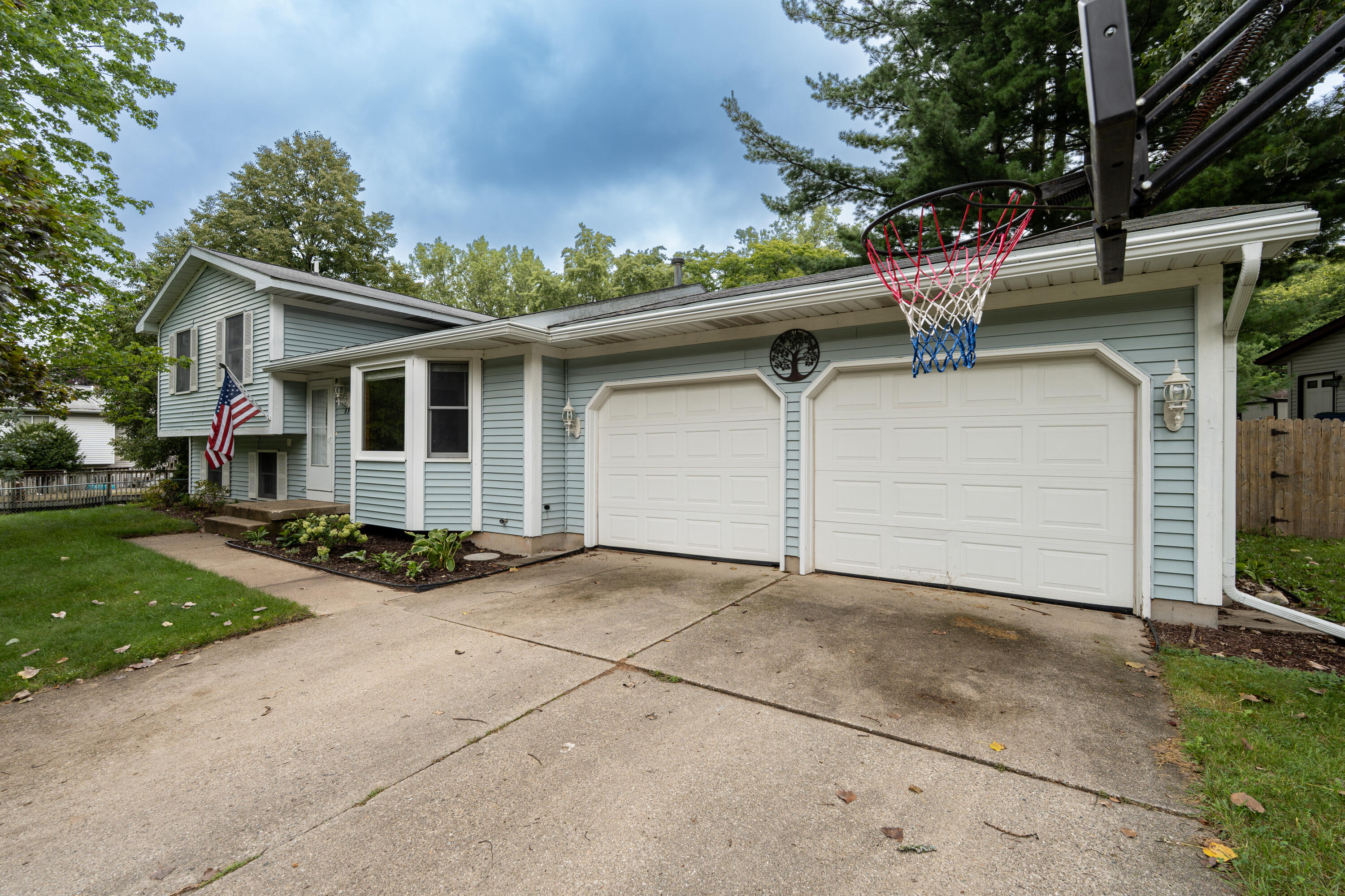 890 Gabrielle Court NE Grand Rapids MI 49505