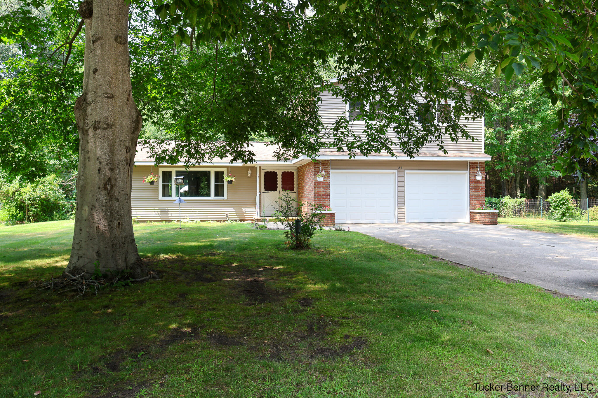 37 S Bear Lake Road Muskegon MI 49445