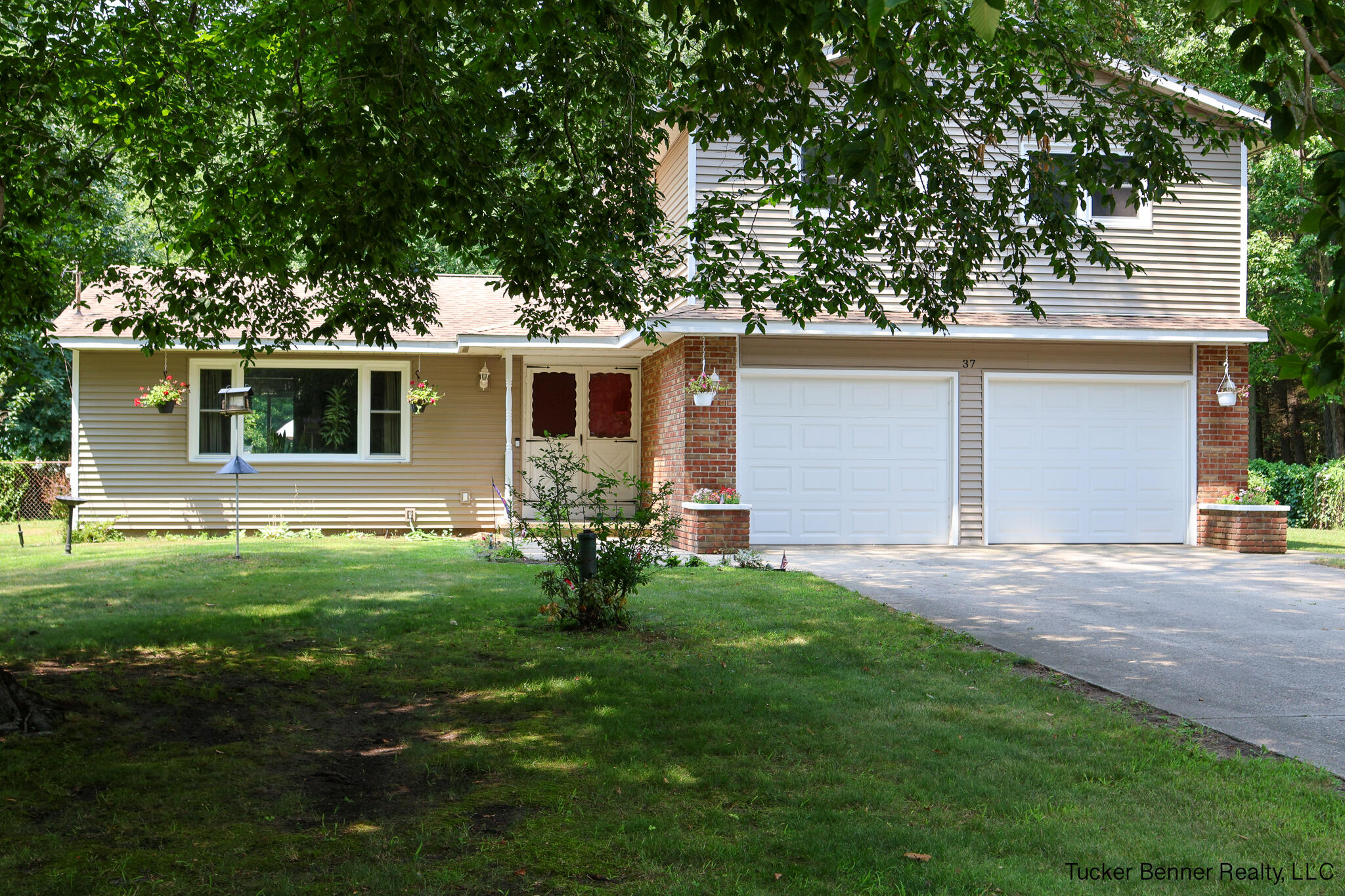 37 S Bear Lake Road Muskegon MI 49445