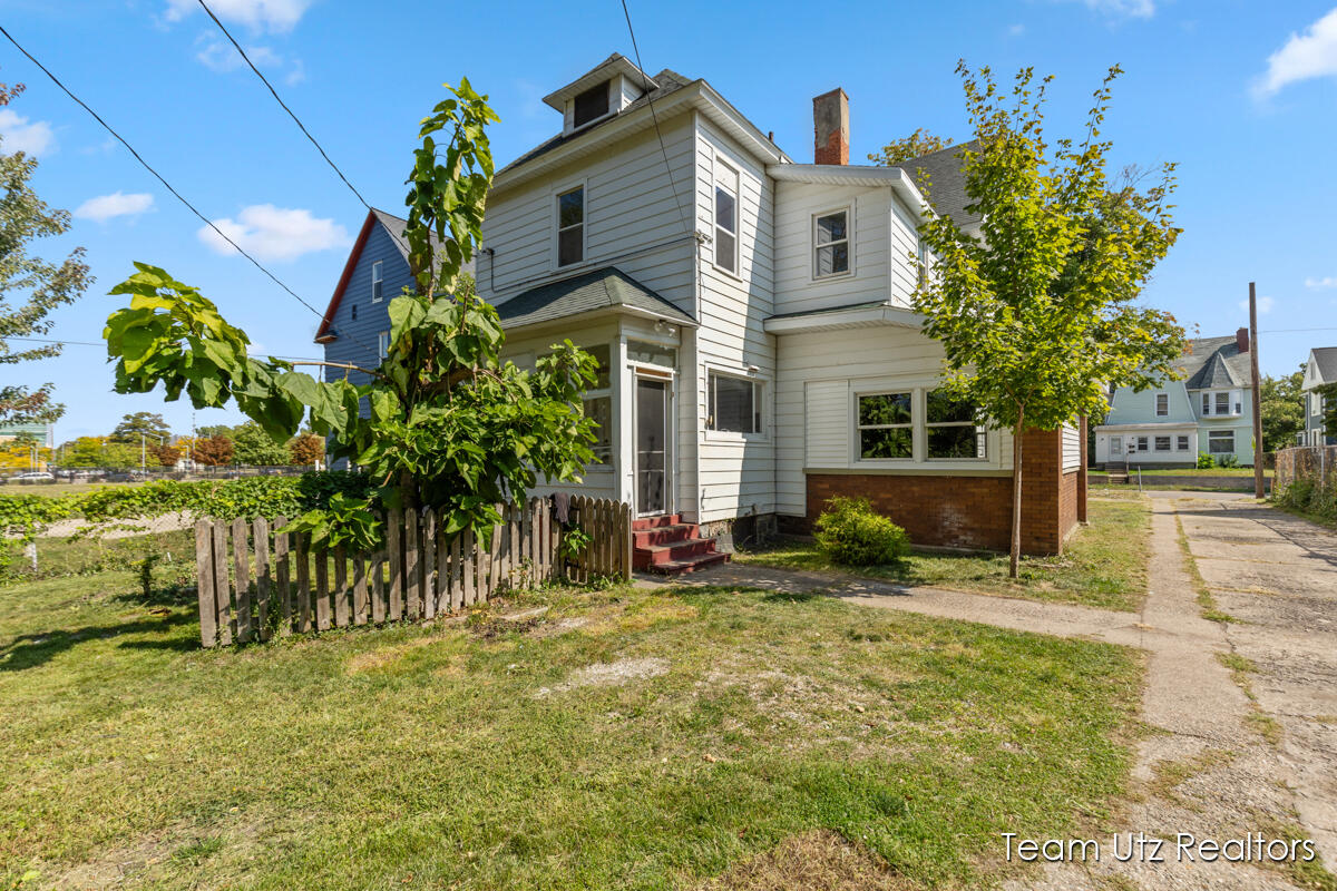 917 Jefferson Avenue SE Grand Rapids MI 49507