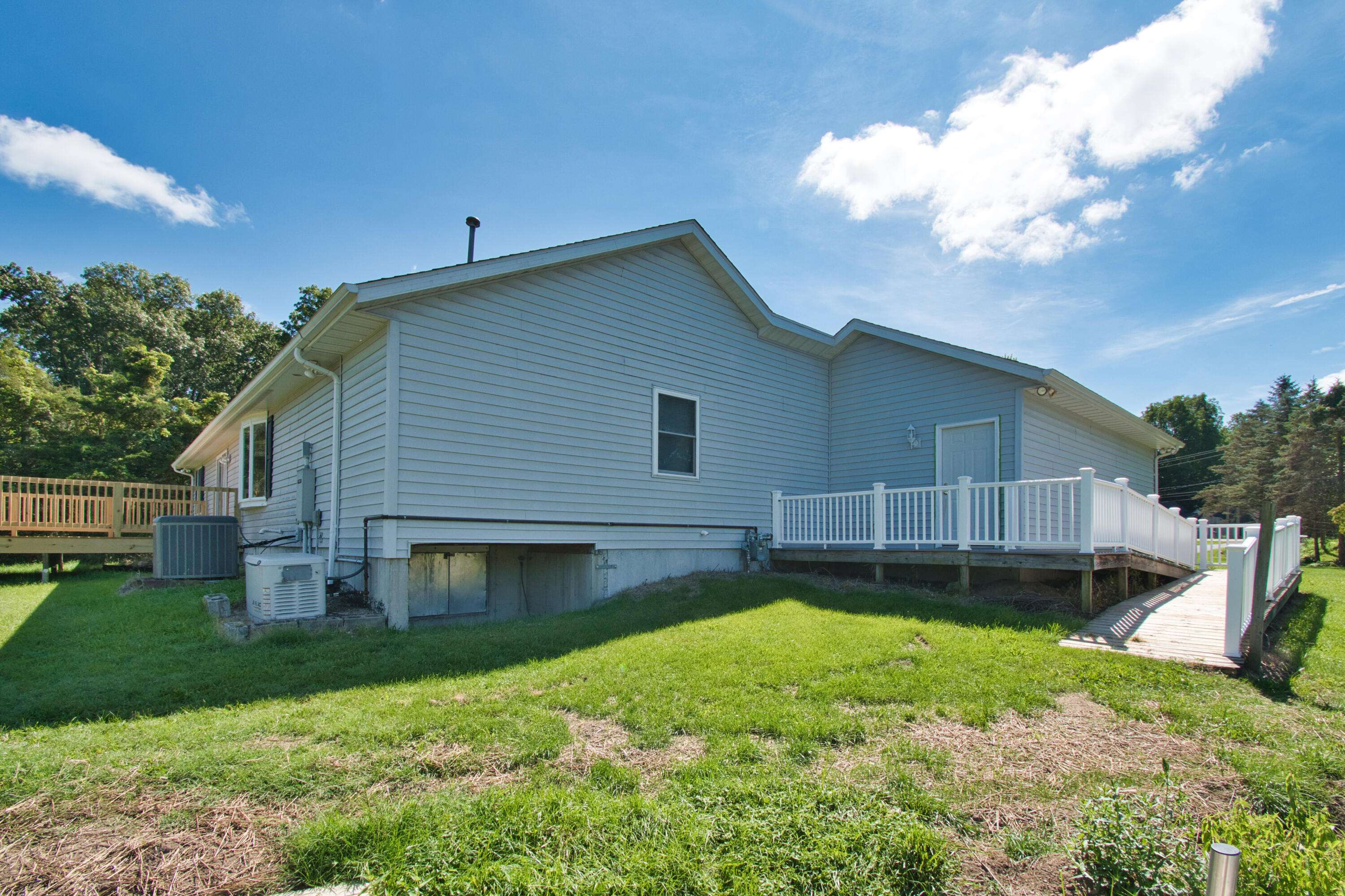 22244 Us-12 Edwardsburg MI 49112