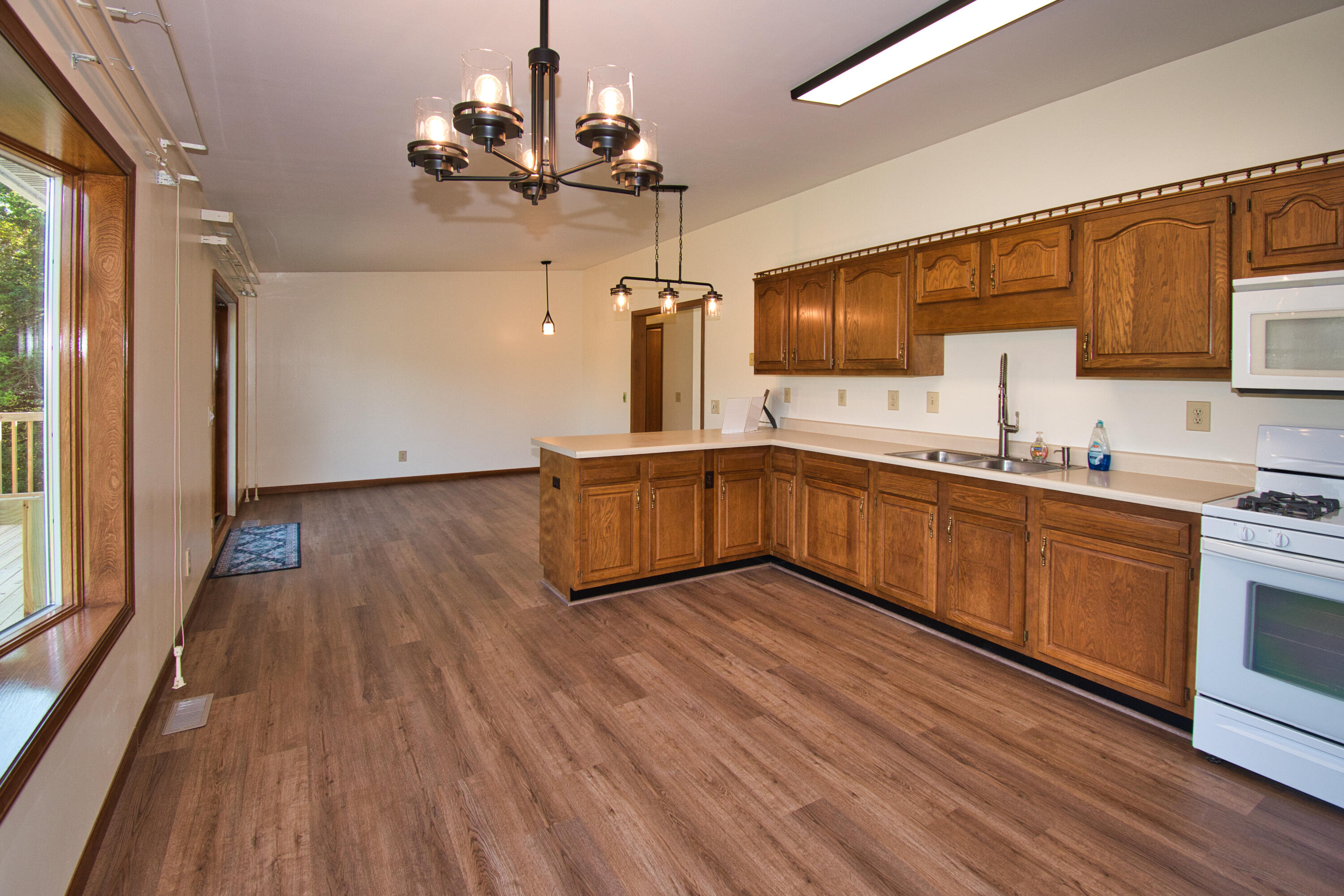 22244 Us-12 Edwardsburg MI 49112
