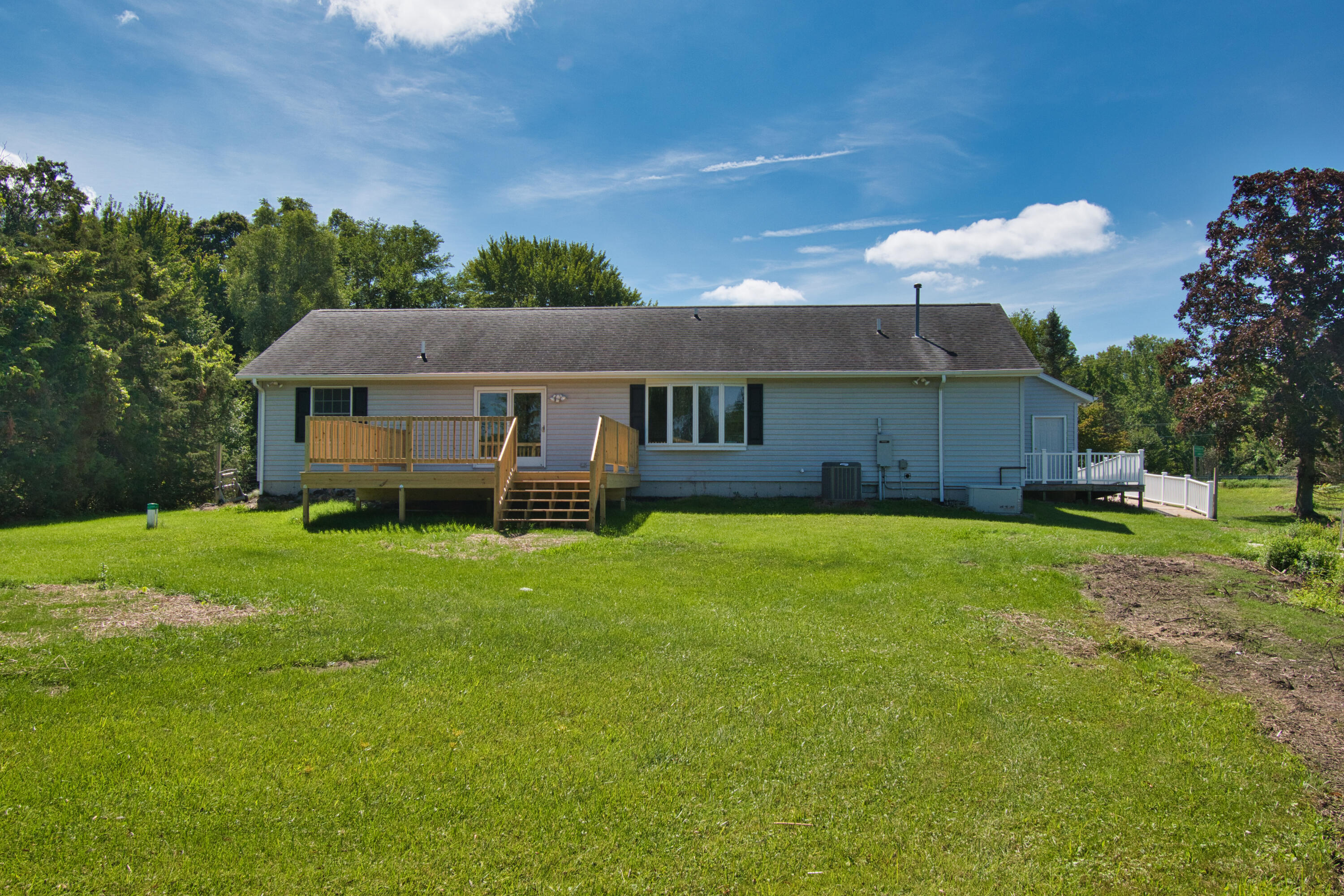 22244 Us-12 Edwardsburg MI 49112