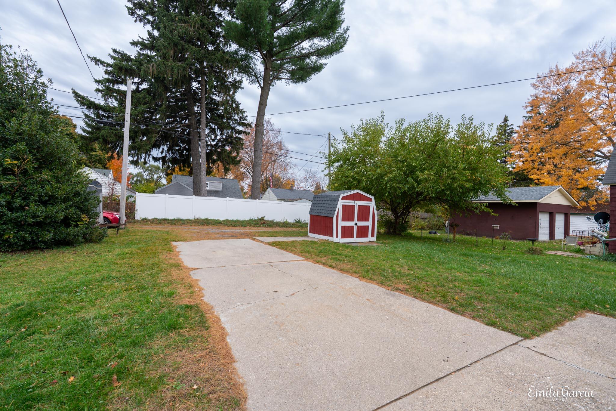 1151 W Dale Avenue Muskegon MI 49441