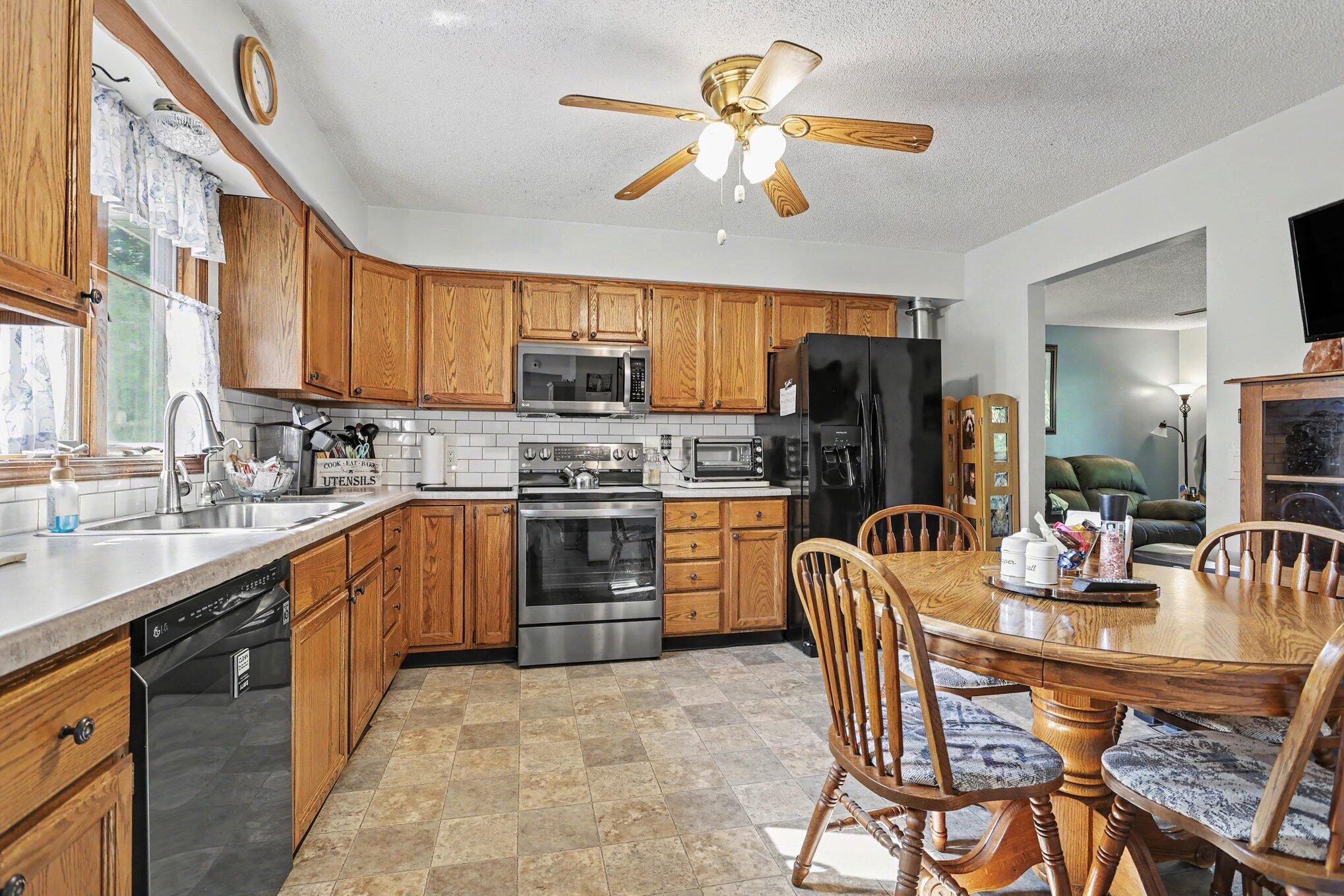 5193 Oak Coloma MI 49038