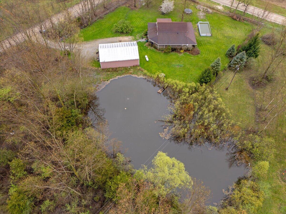 6475 Center Road Fenton MI 48430