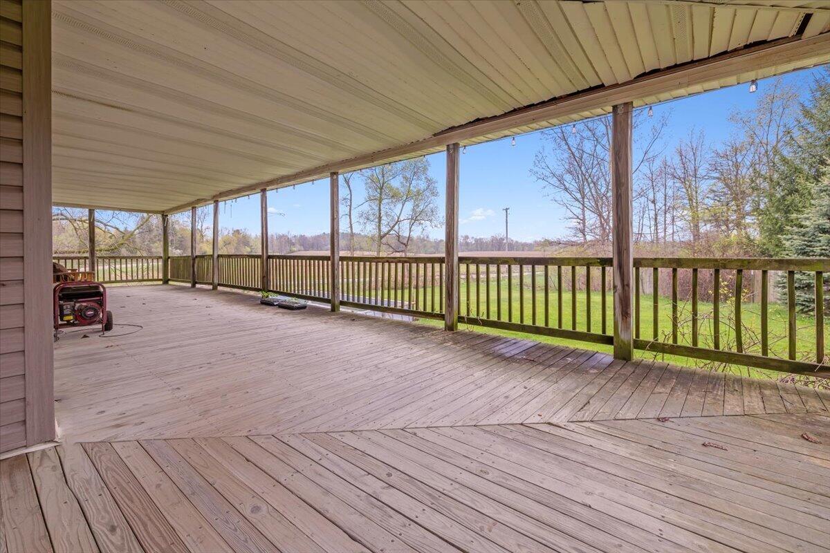 6475 Center Road Fenton MI 48430