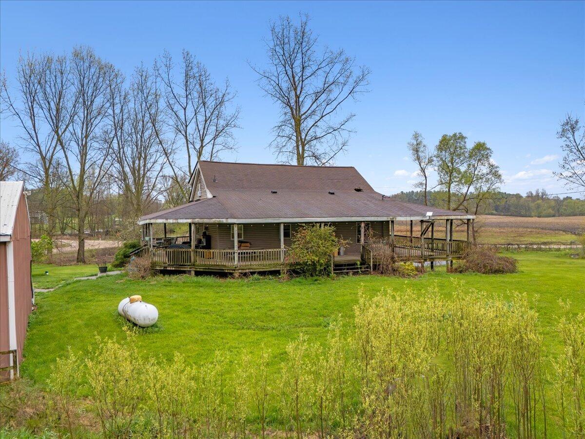 6475 Center Road Fenton MI 48430