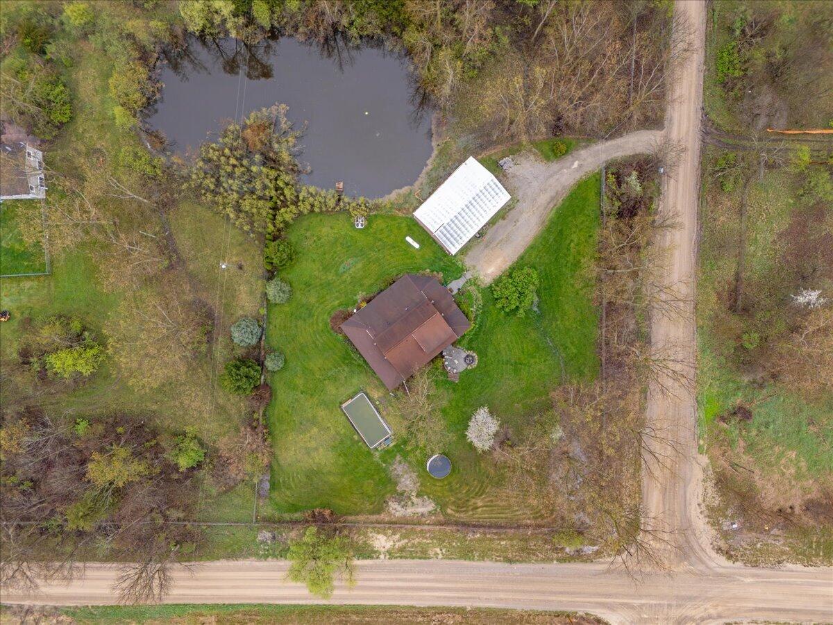 6475 Center Road Fenton MI 48430