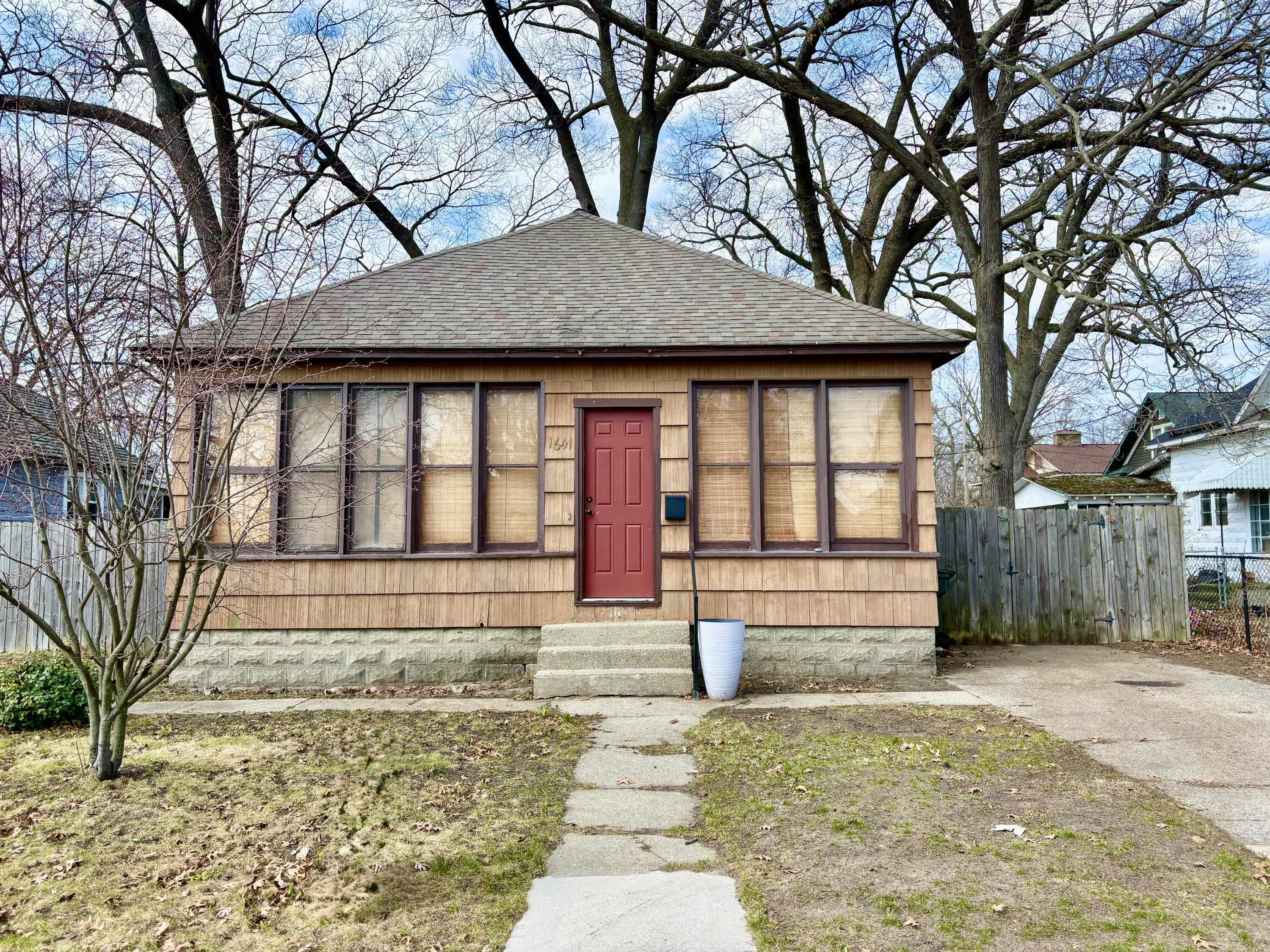 1641 Sanford Street Muskegon MI 49441