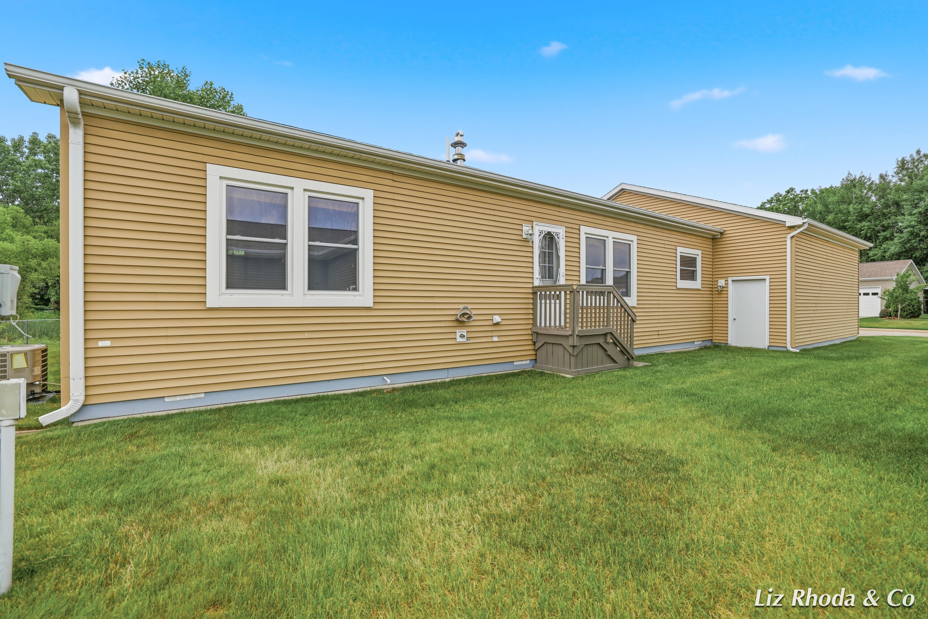 5610 Kingsley Drive NE Rockford MI 49341