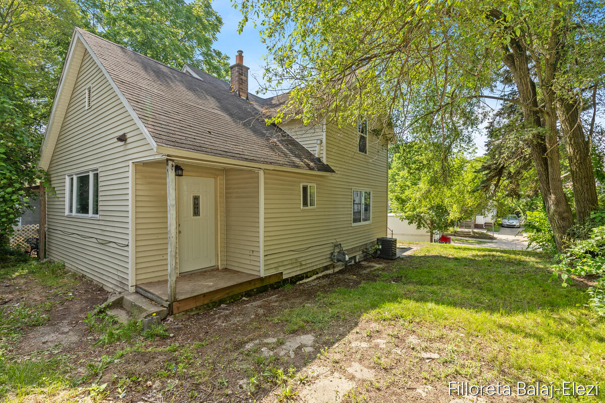 1115 Baxter Street SE Grand Rapids MI 49507