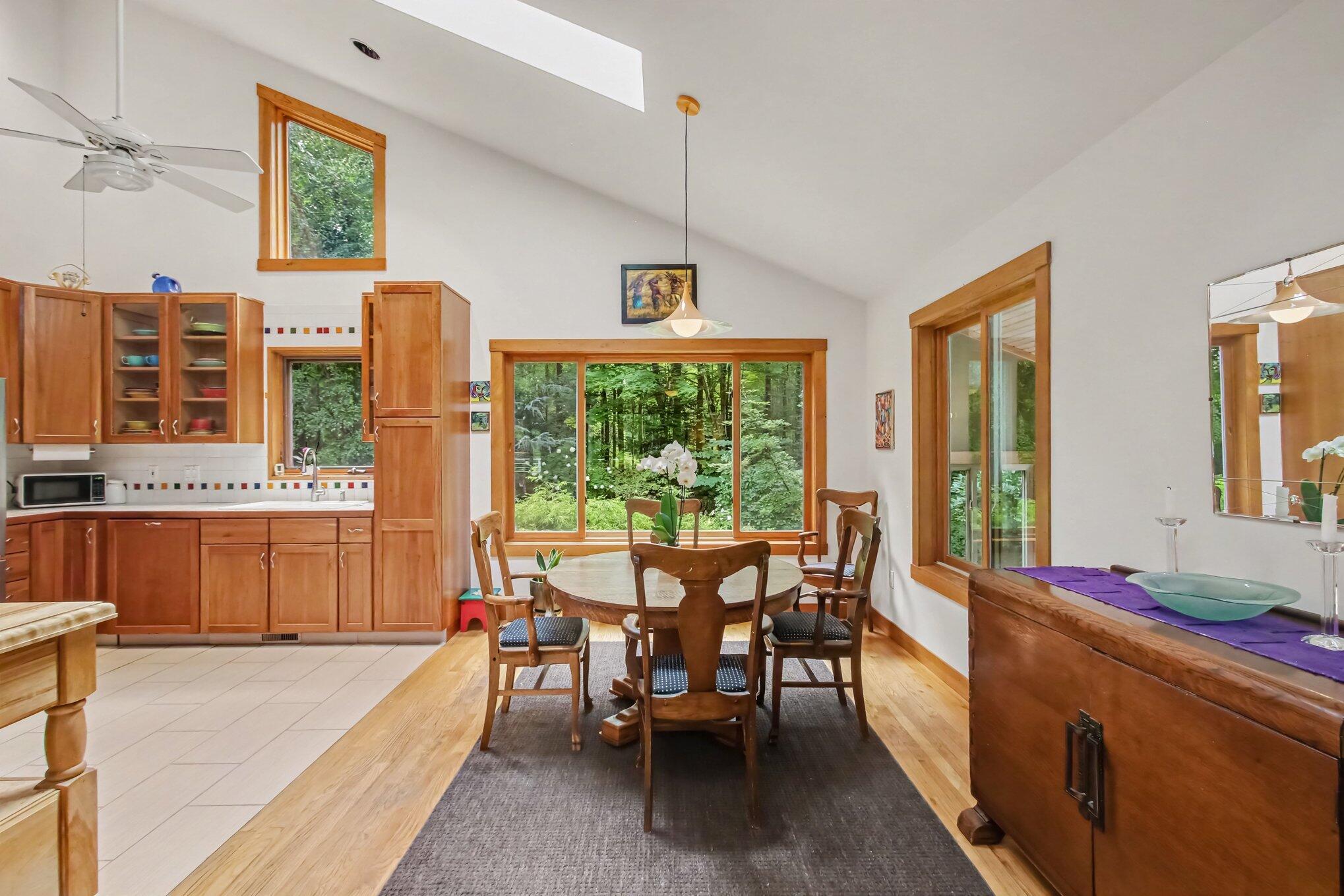 1735 N Darling Lane Fennville MI 49408