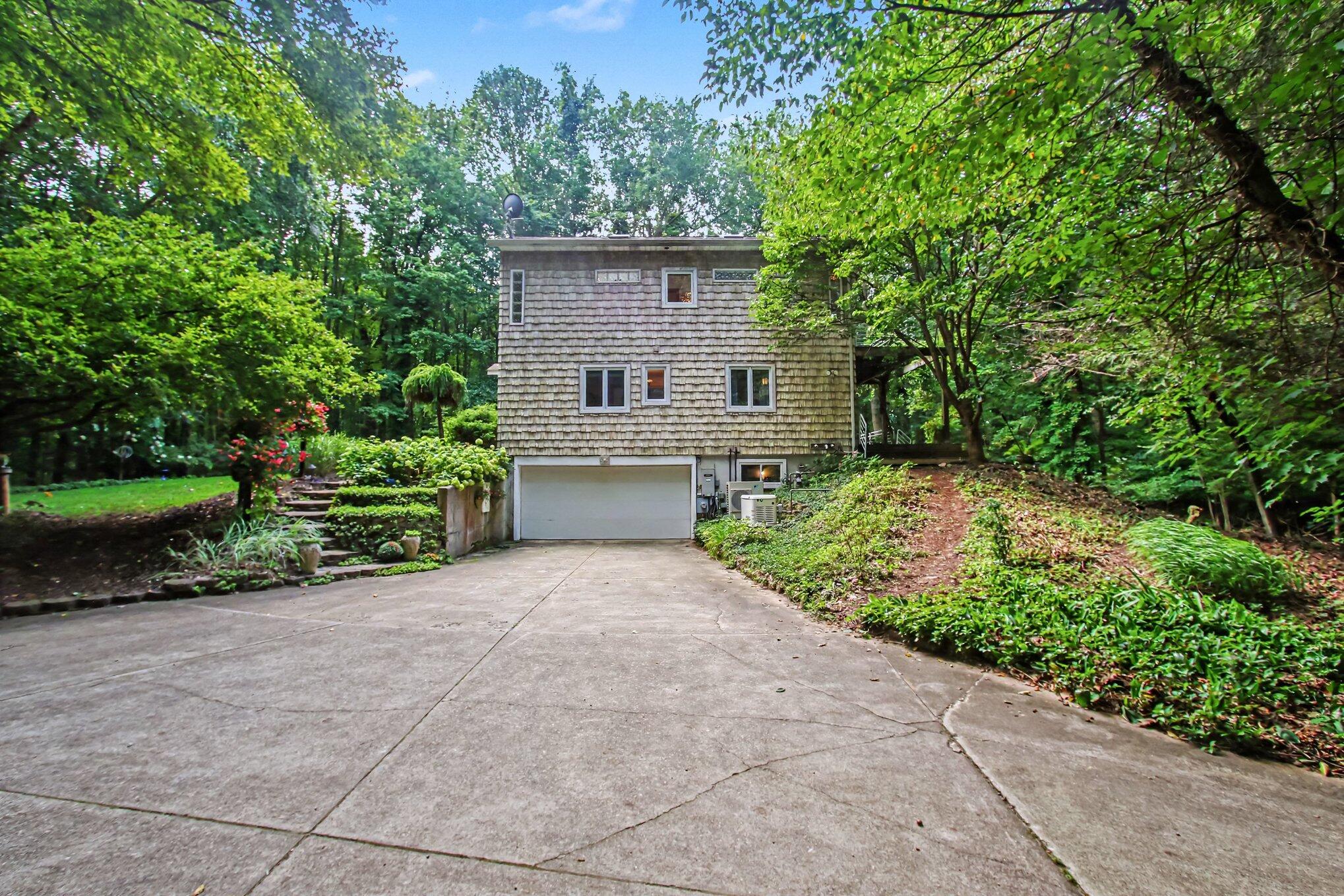 1735 N Darling Lane Fennville MI 49408