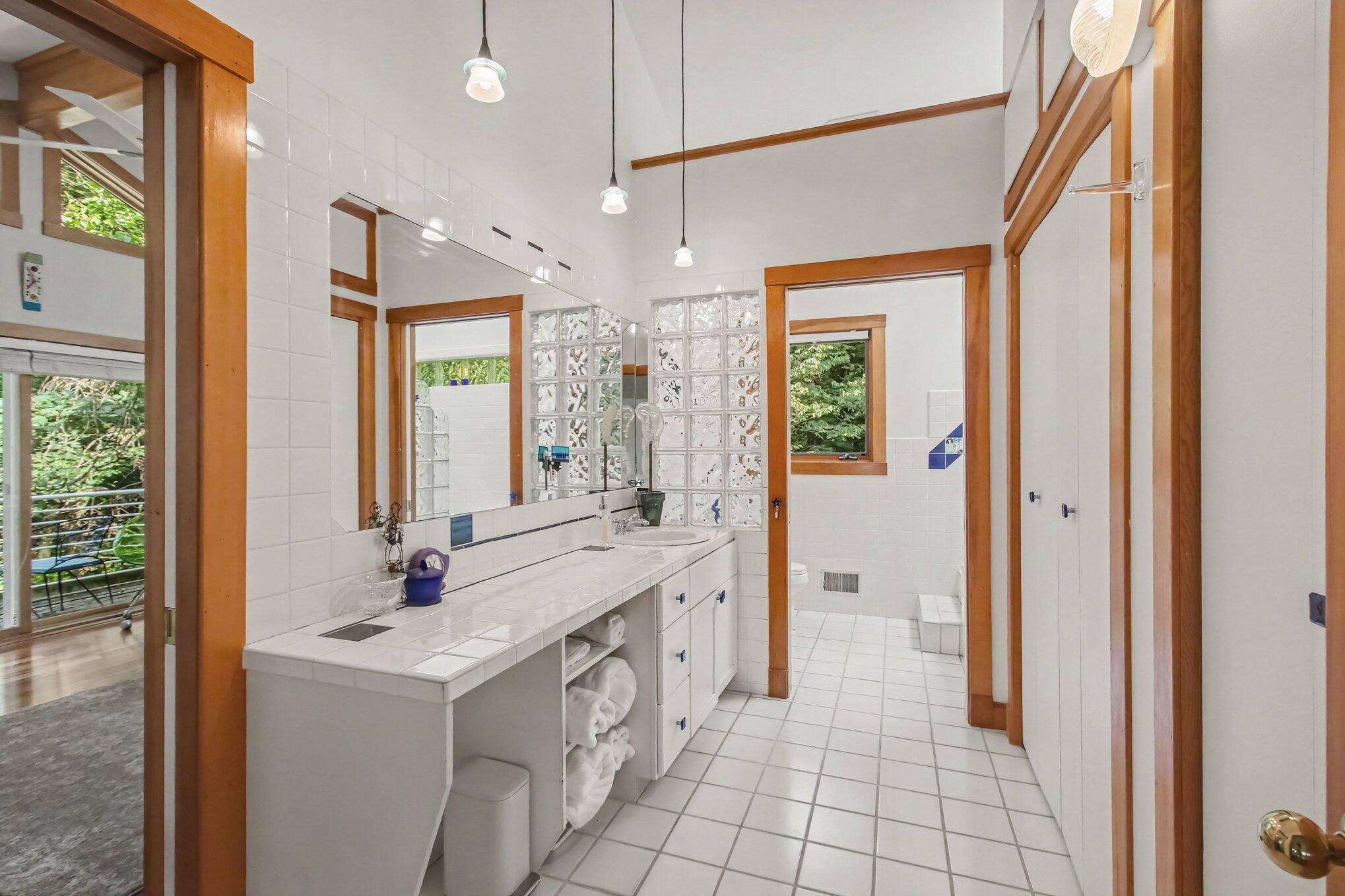 1735 N Darling Lane Fennville MI 49408