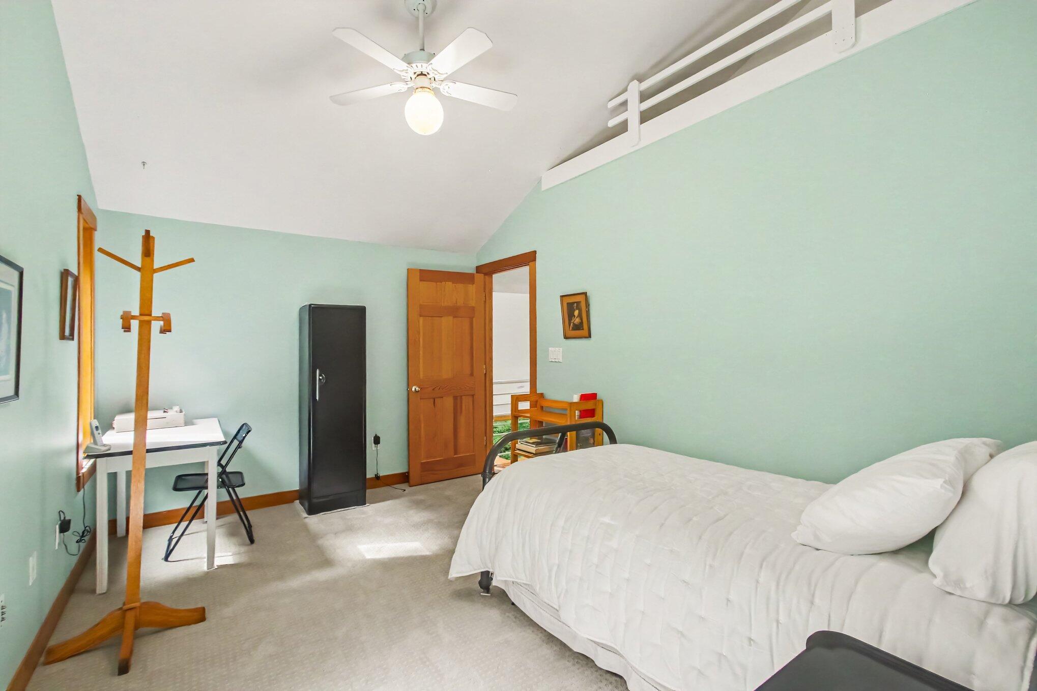 1735 N Darling Lane Fennville MI 49408