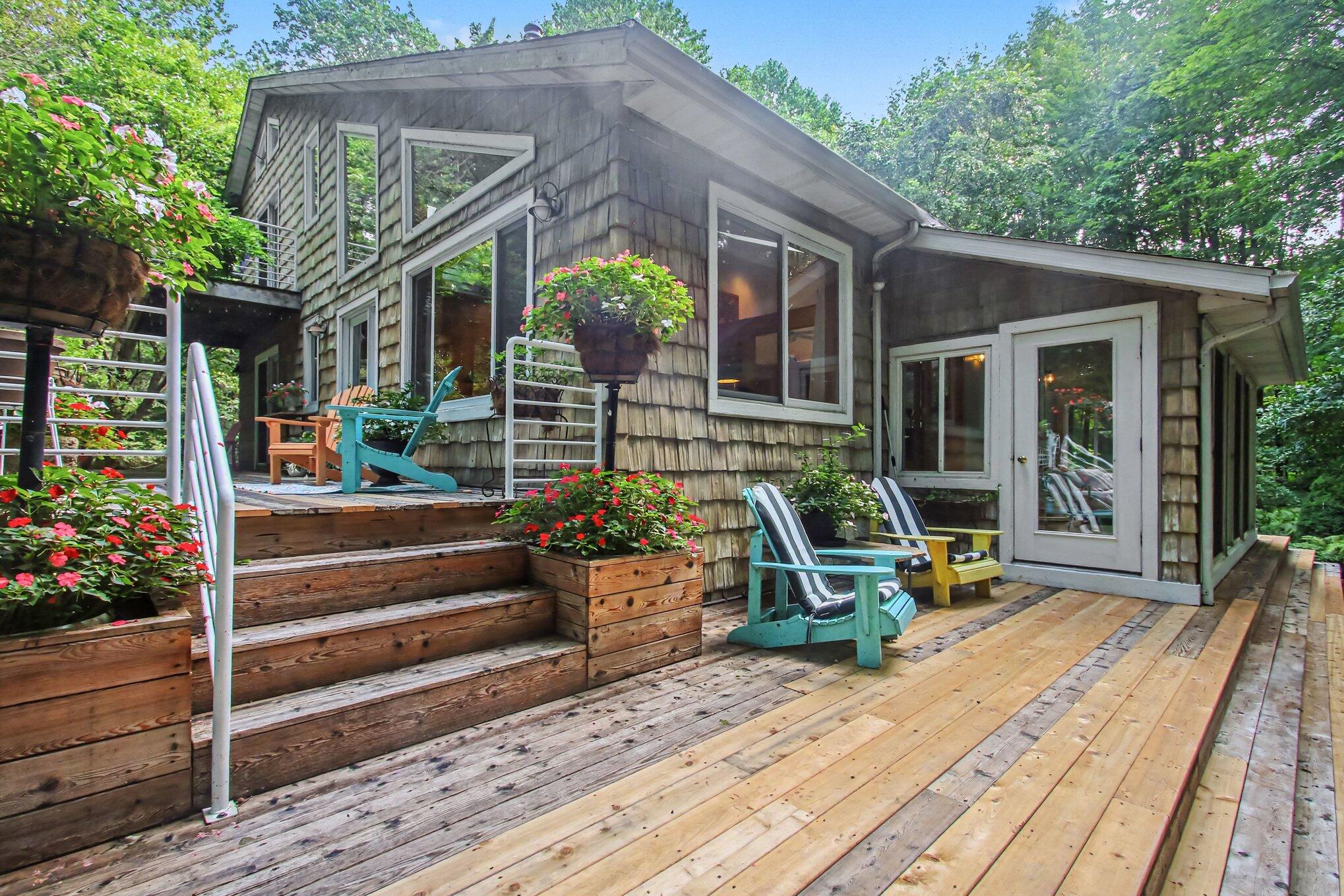 1735 N Darling Lane Fennville MI 49408