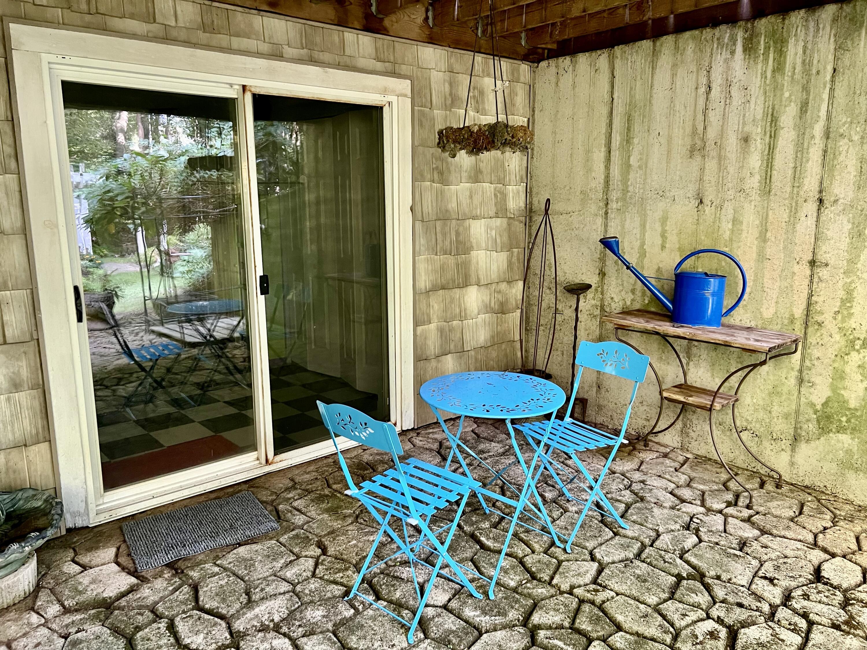 1735 N Darling Lane Fennville MI 49408