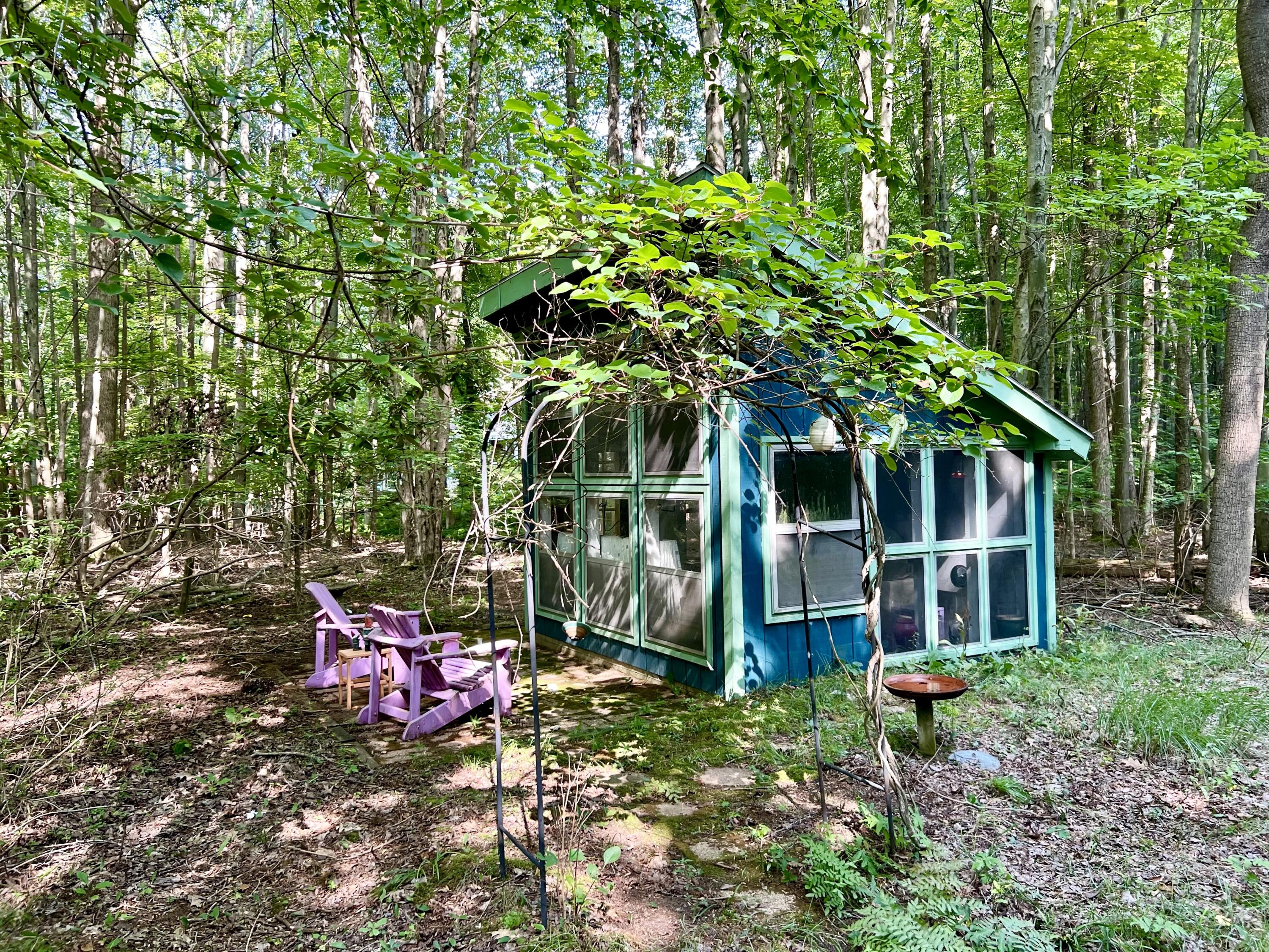 1735 N Darling Lane Fennville MI 49408