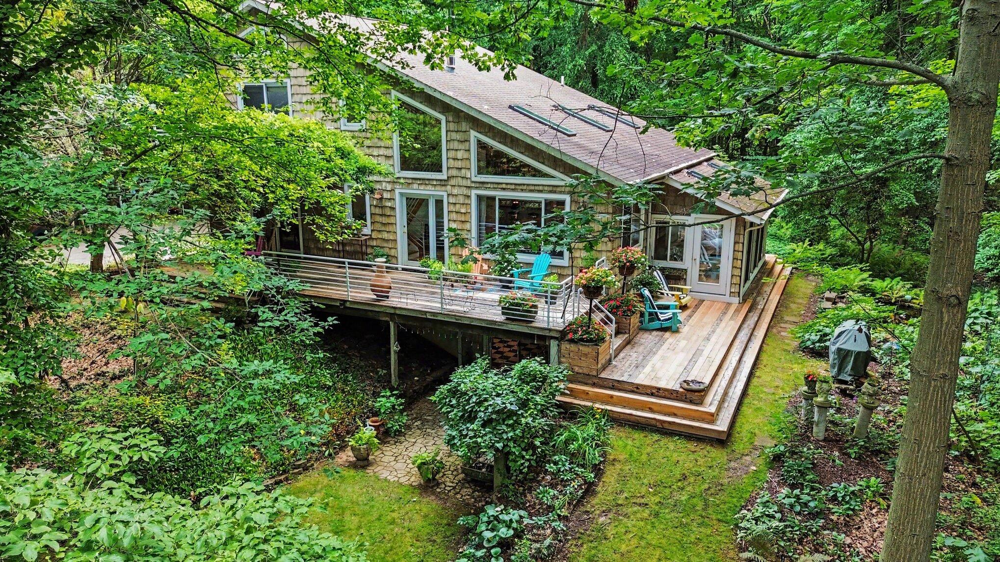 1735 N Darling Lane Fennville MI 49408