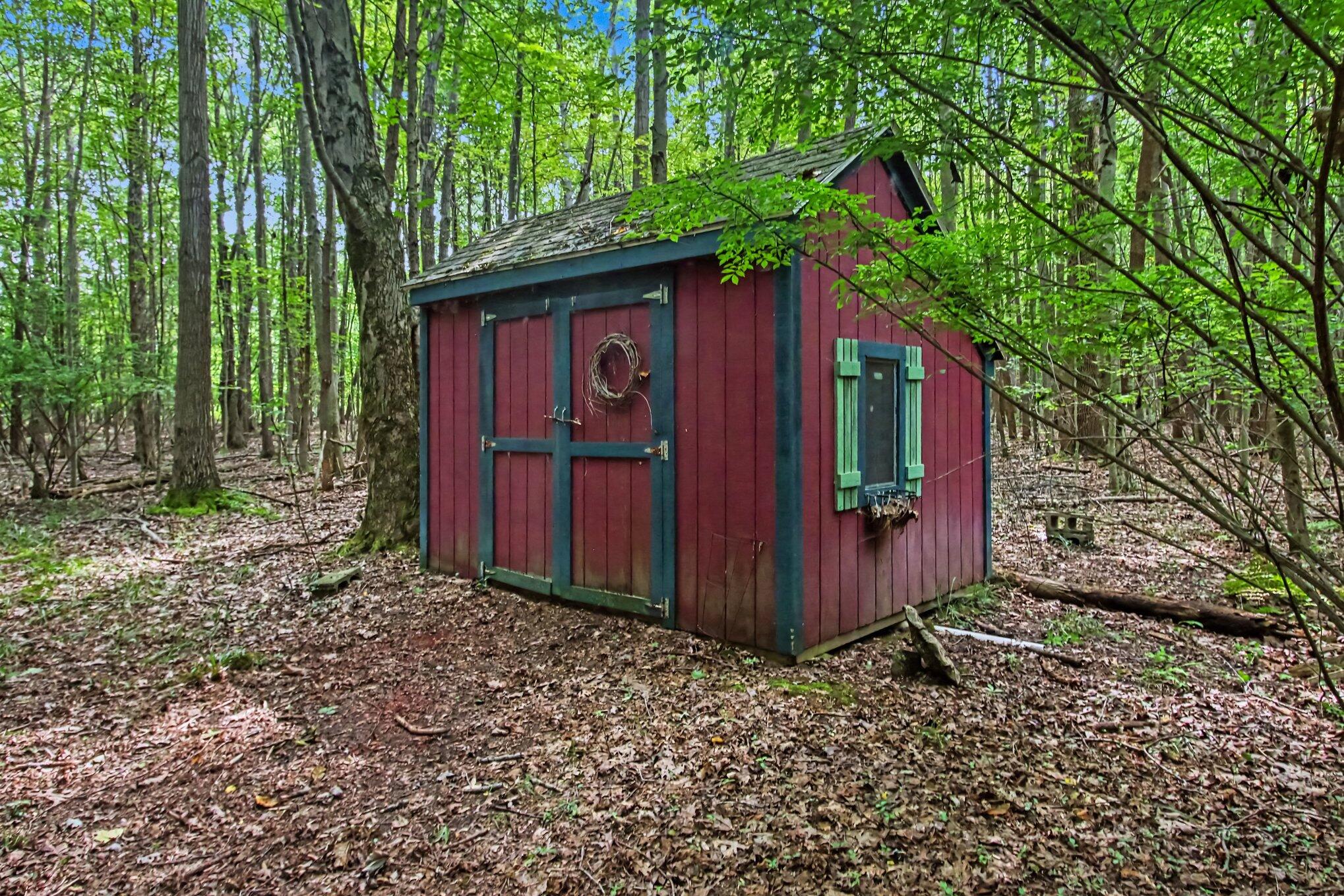 1735 N Darling Lane Fennville MI 49408