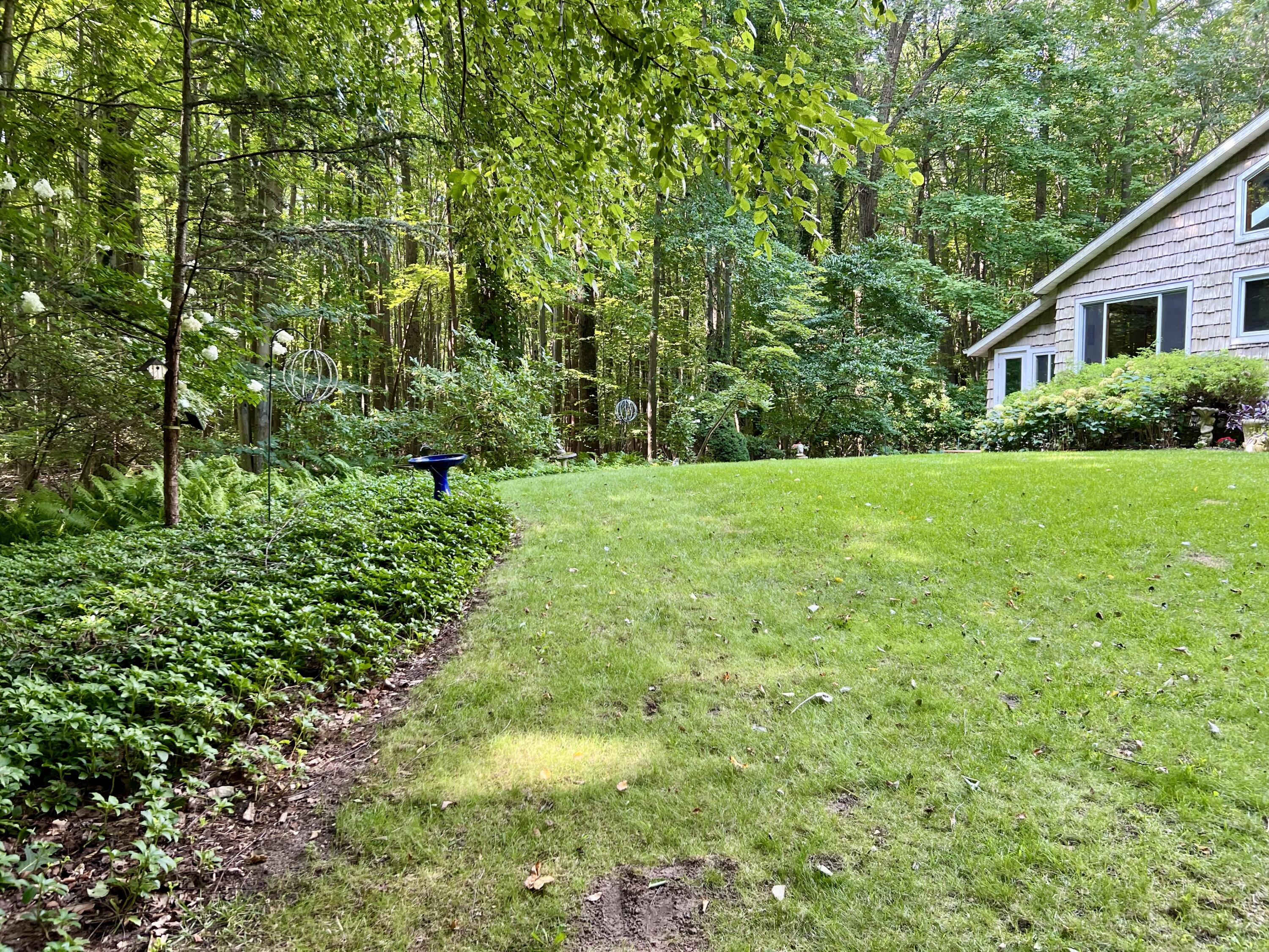 1735 N Darling Lane Fennville MI 49408
