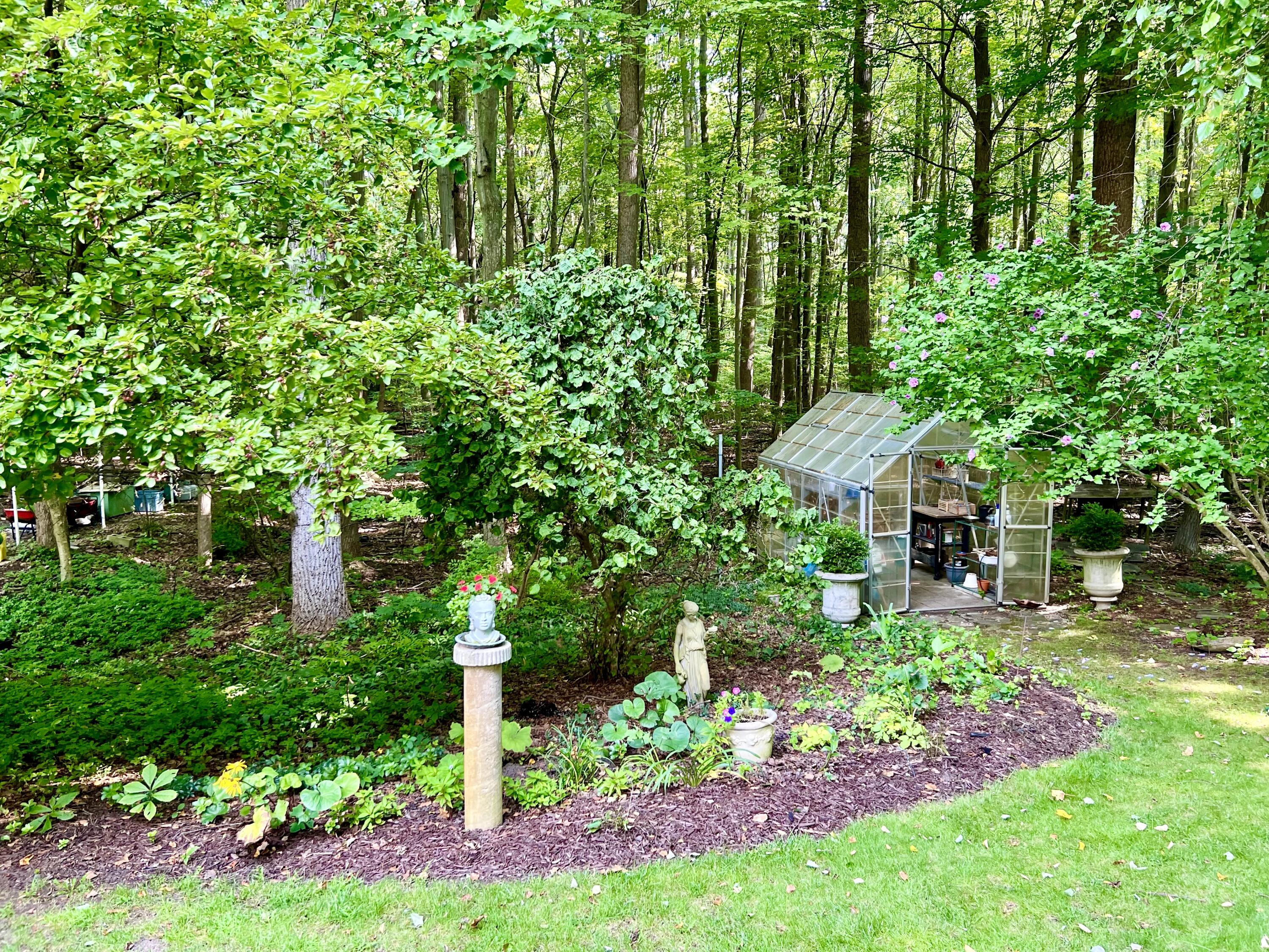 1735 N Darling Lane Fennville MI 49408