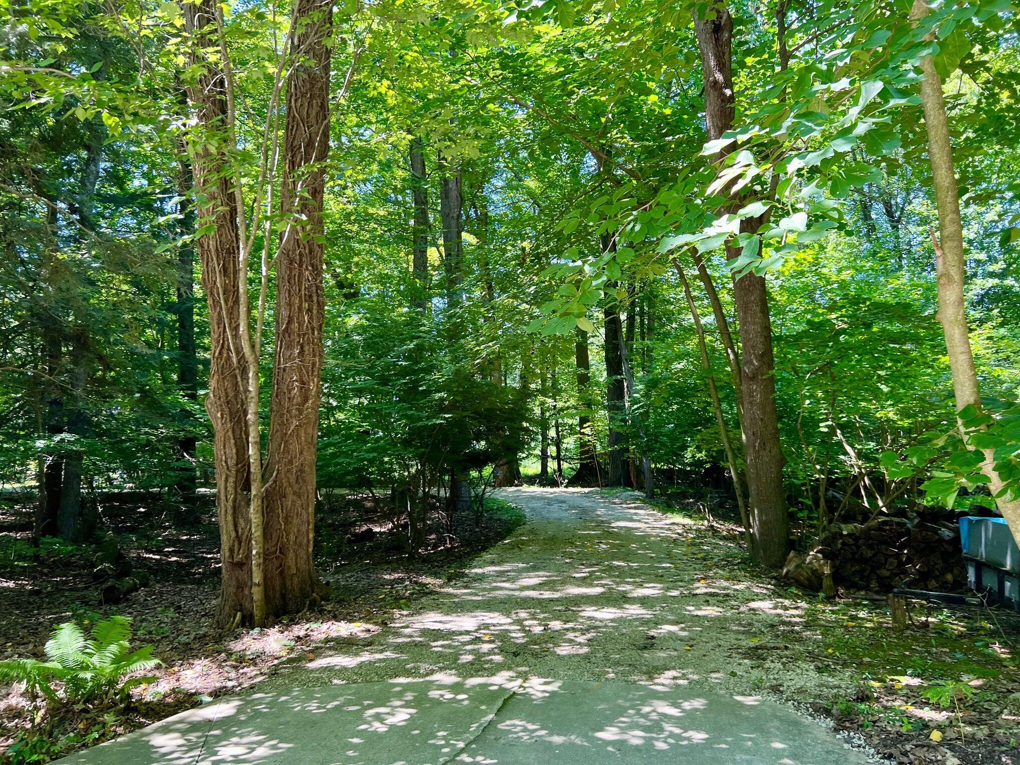 1735 N Darling Lane Fennville MI 49408
