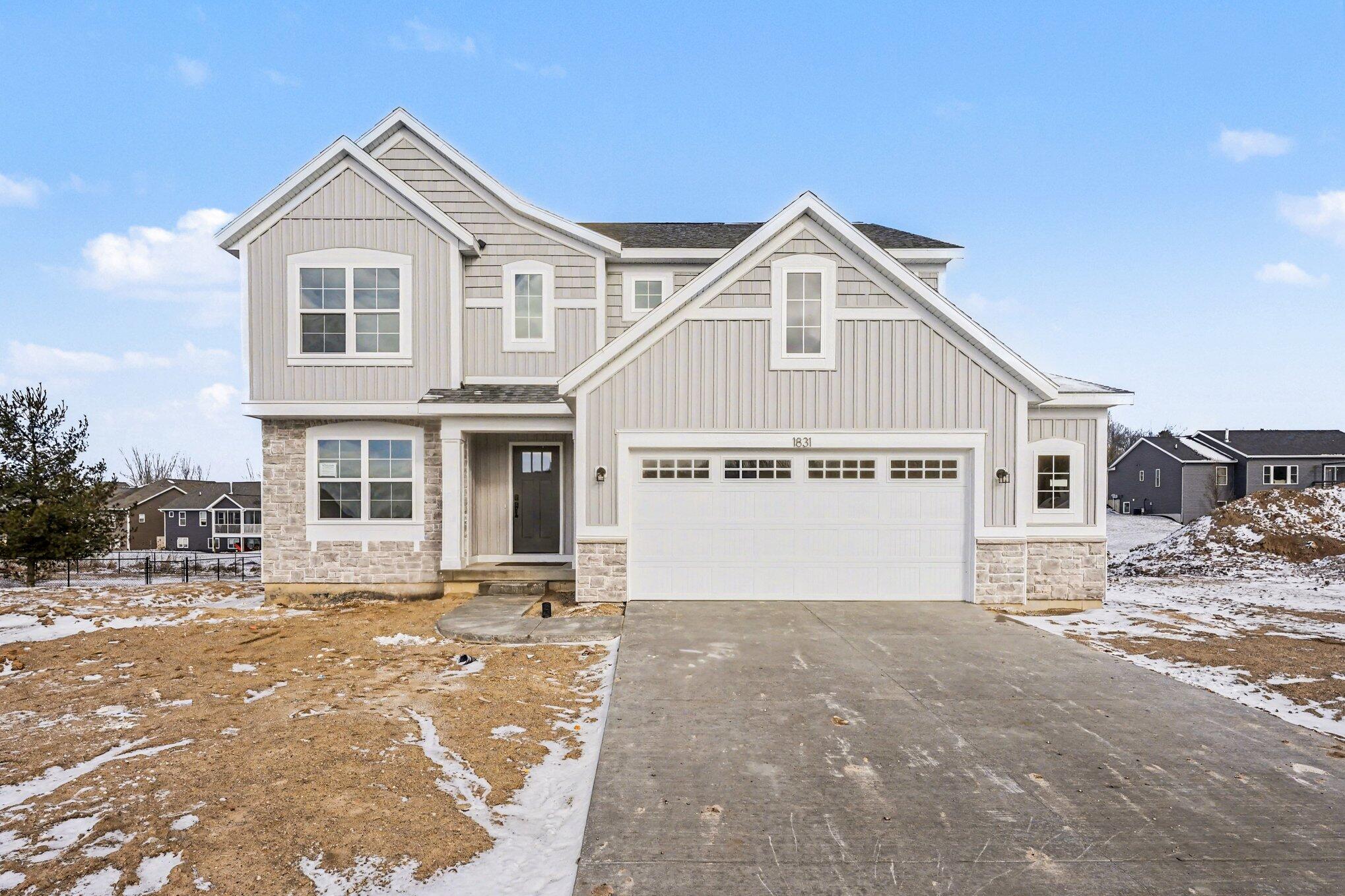 1831 Stratford Lane NW Grand Rapids MI 49534