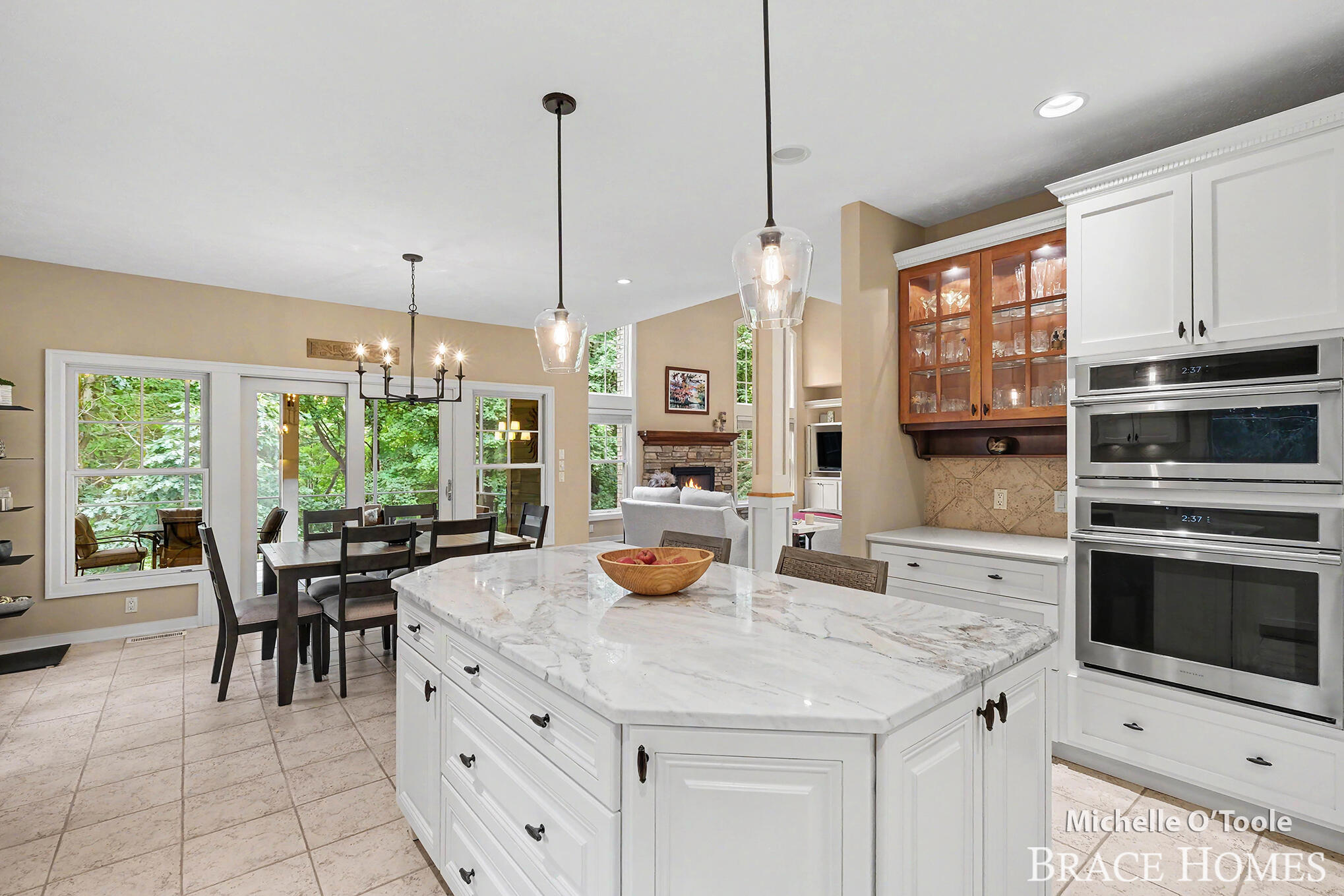 4260 S Oak Pointe Court NE Grand Rapids MI 49525