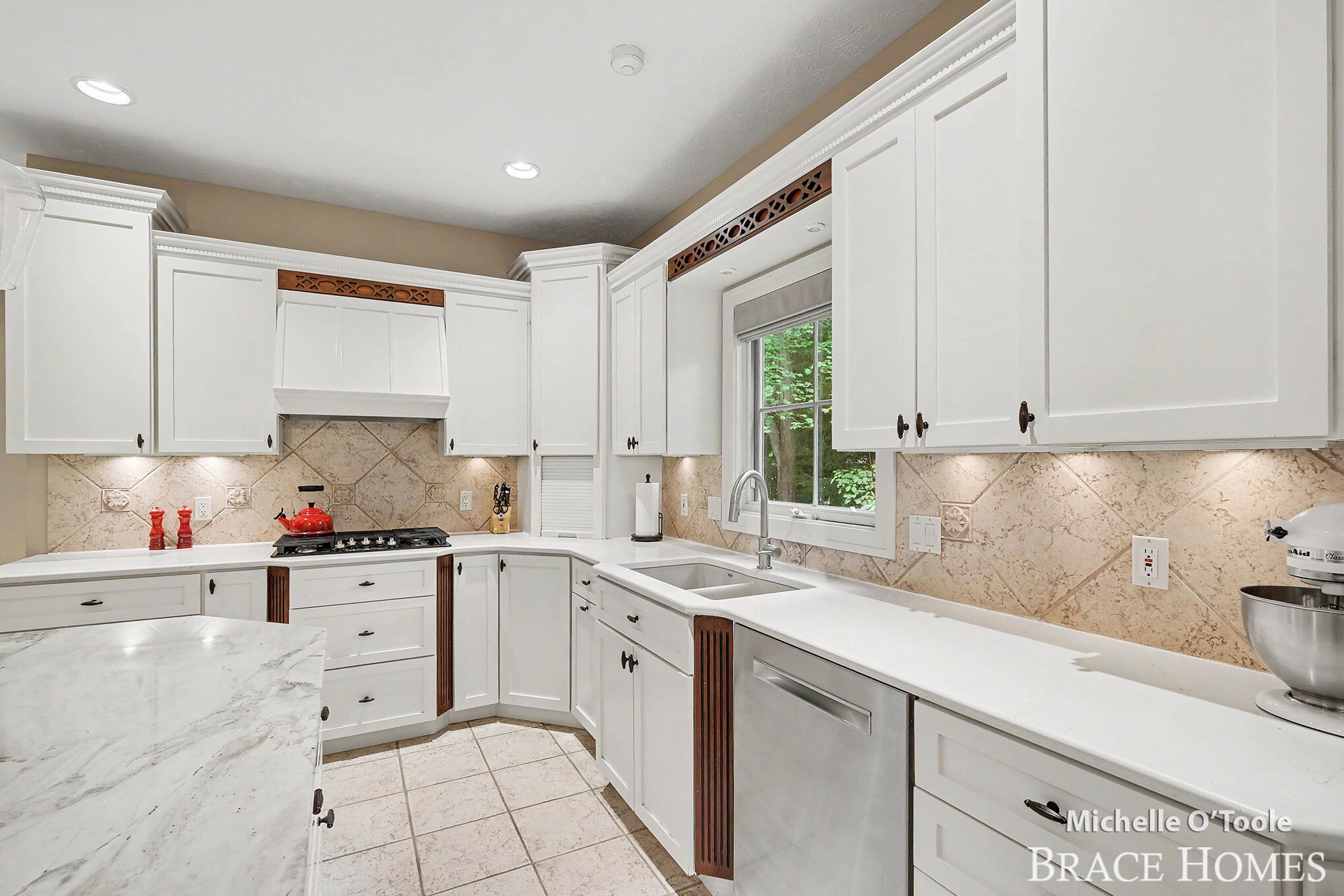 4260 S Oak Pointe Court NE Grand Rapids MI 49525