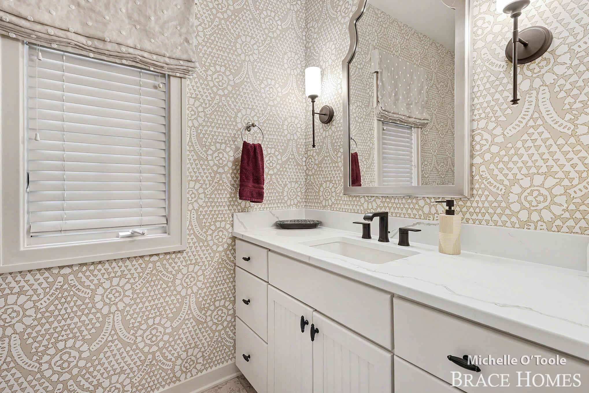 4260 S Oak Pointe Court NE Grand Rapids MI 49525
