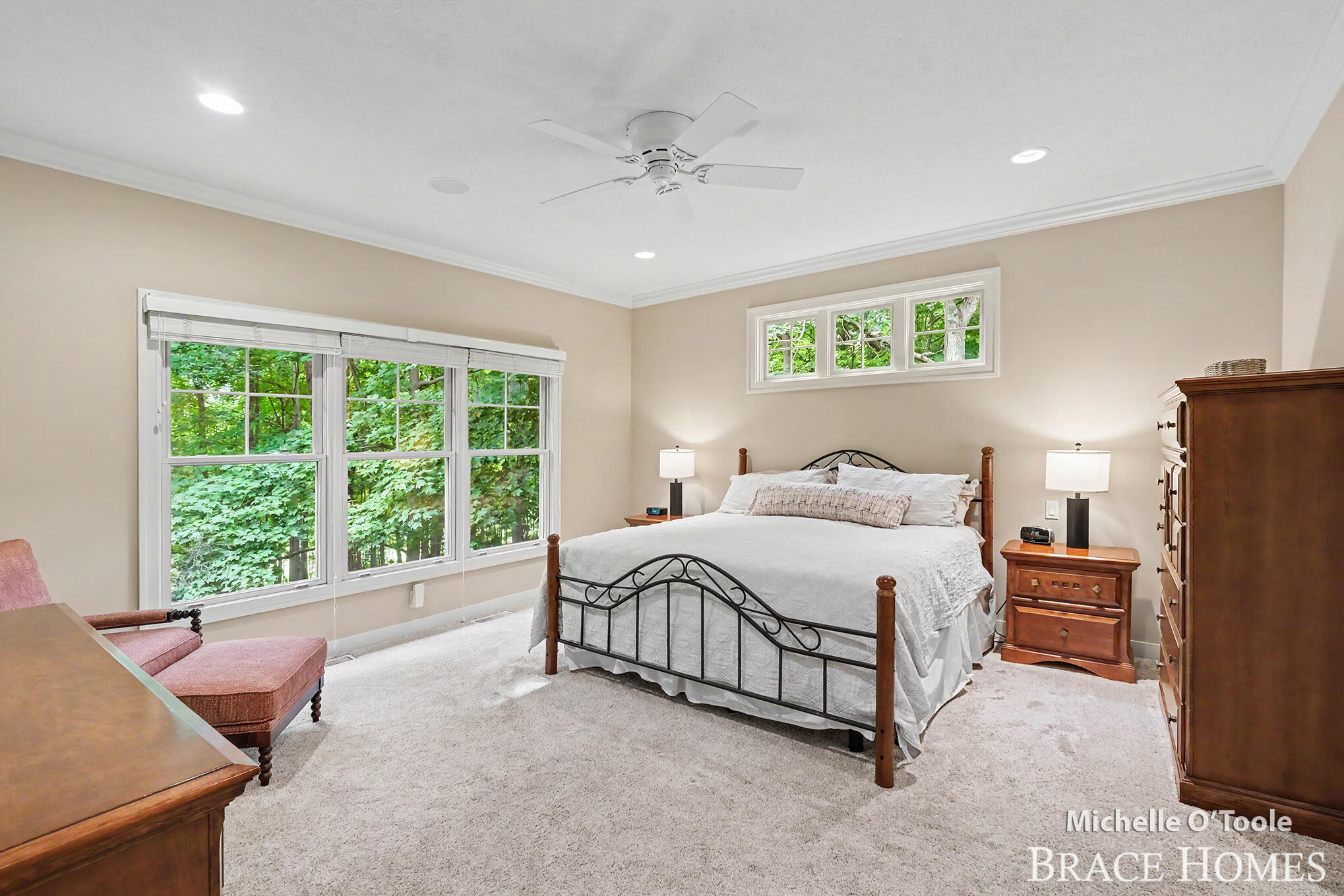 4260 S Oak Pointe Court NE Grand Rapids MI 49525