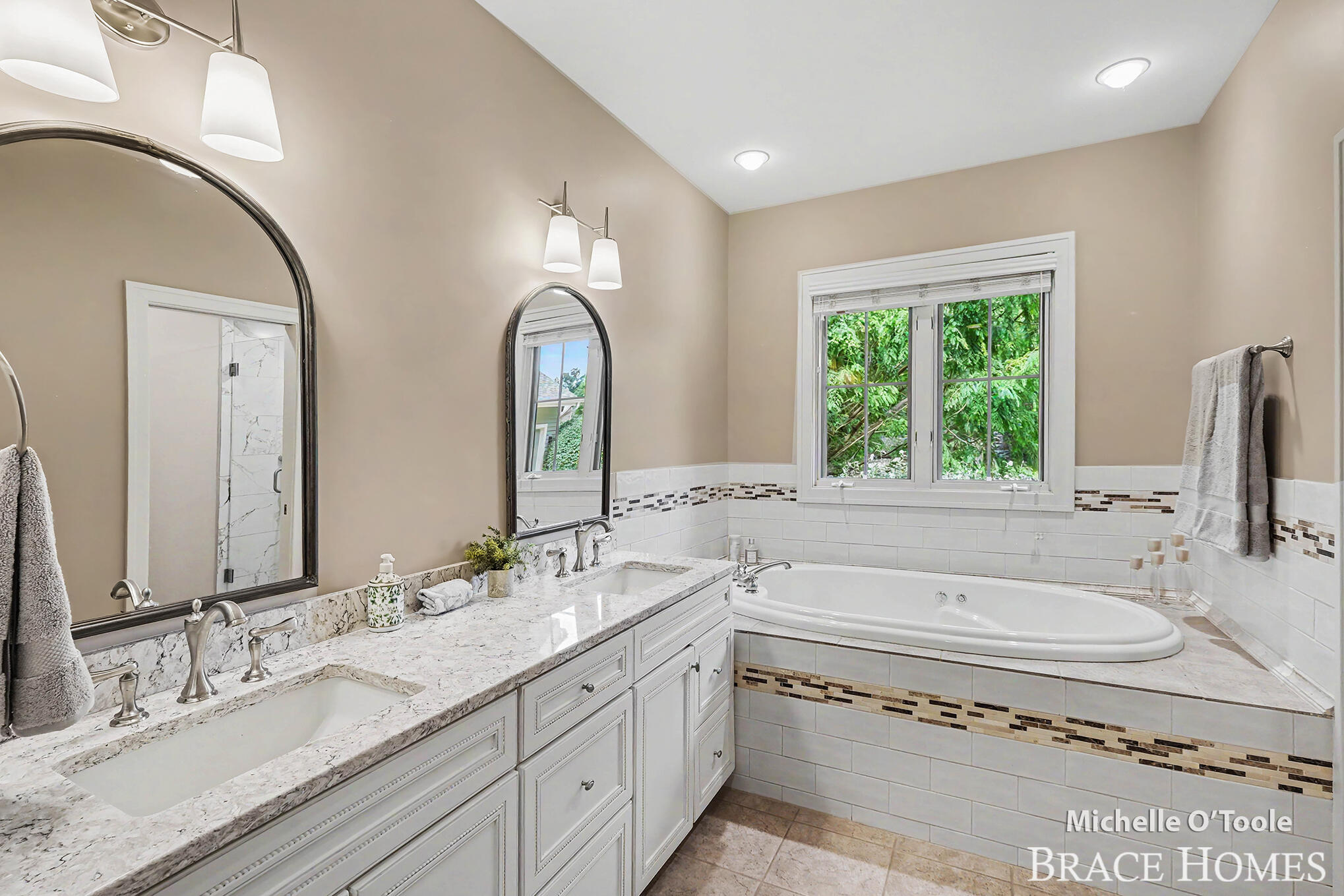 4260 S Oak Pointe Court NE Grand Rapids MI 49525