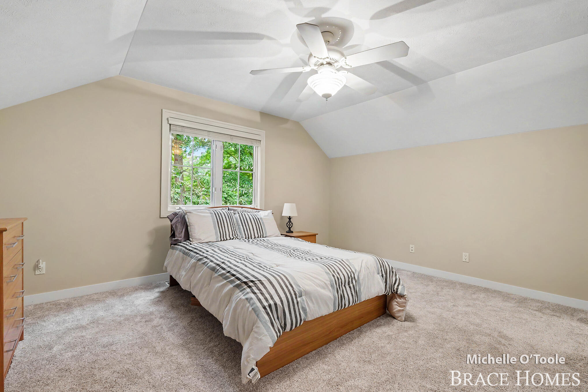 4260 S Oak Pointe Court NE Grand Rapids MI 49525